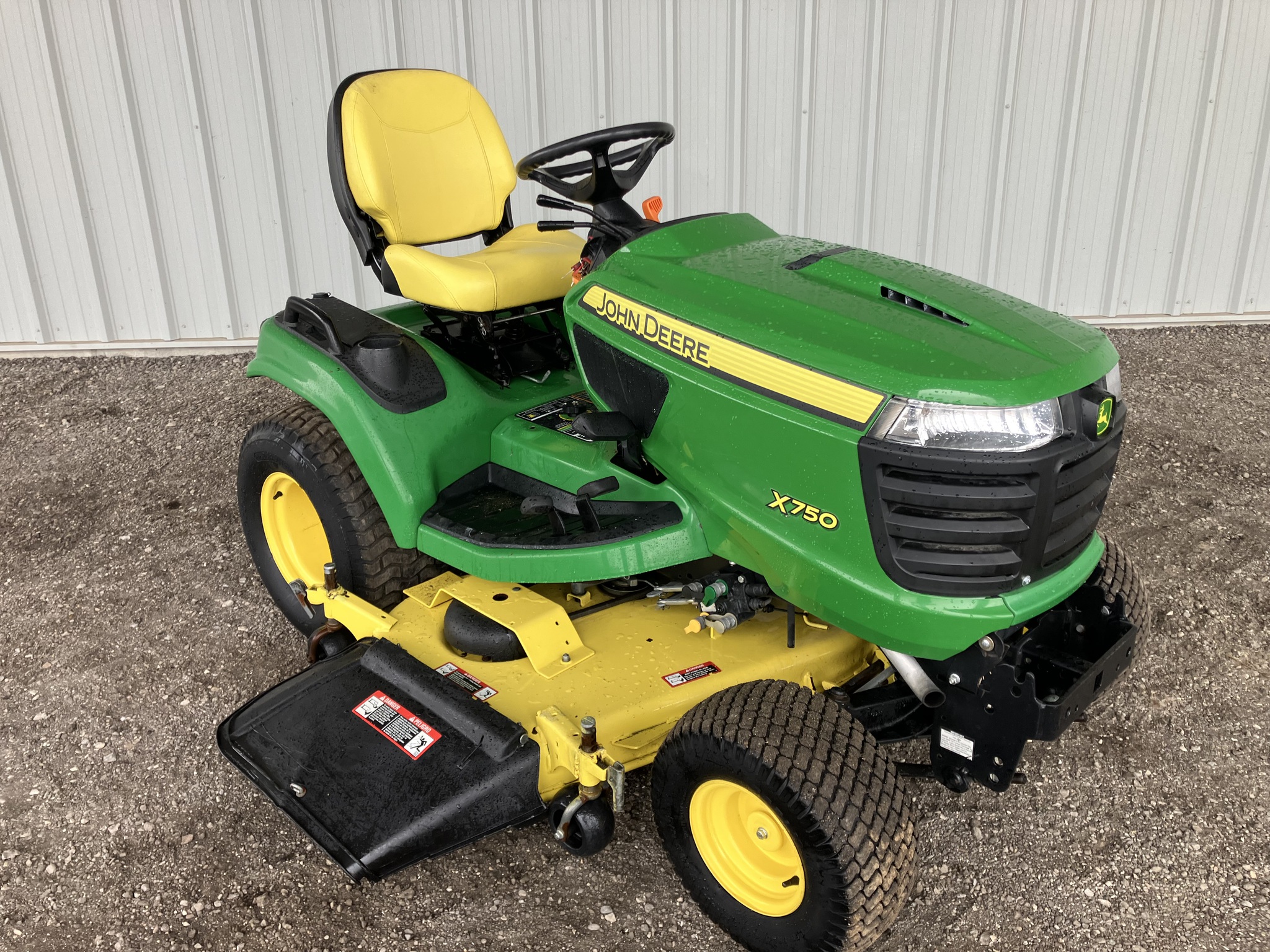 2013 John Deere X750 Image 3