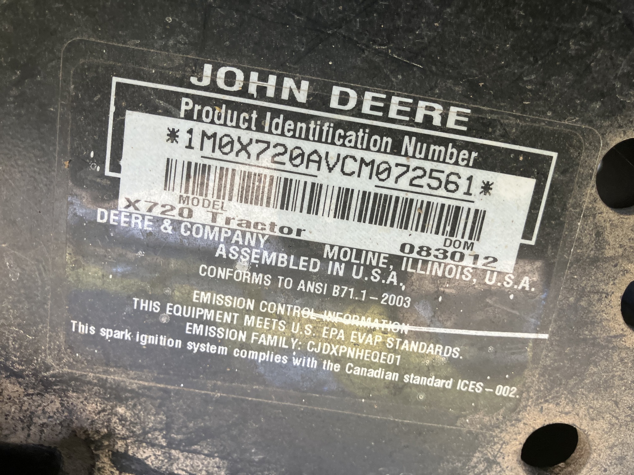 2012 John Deere X720 Image 6