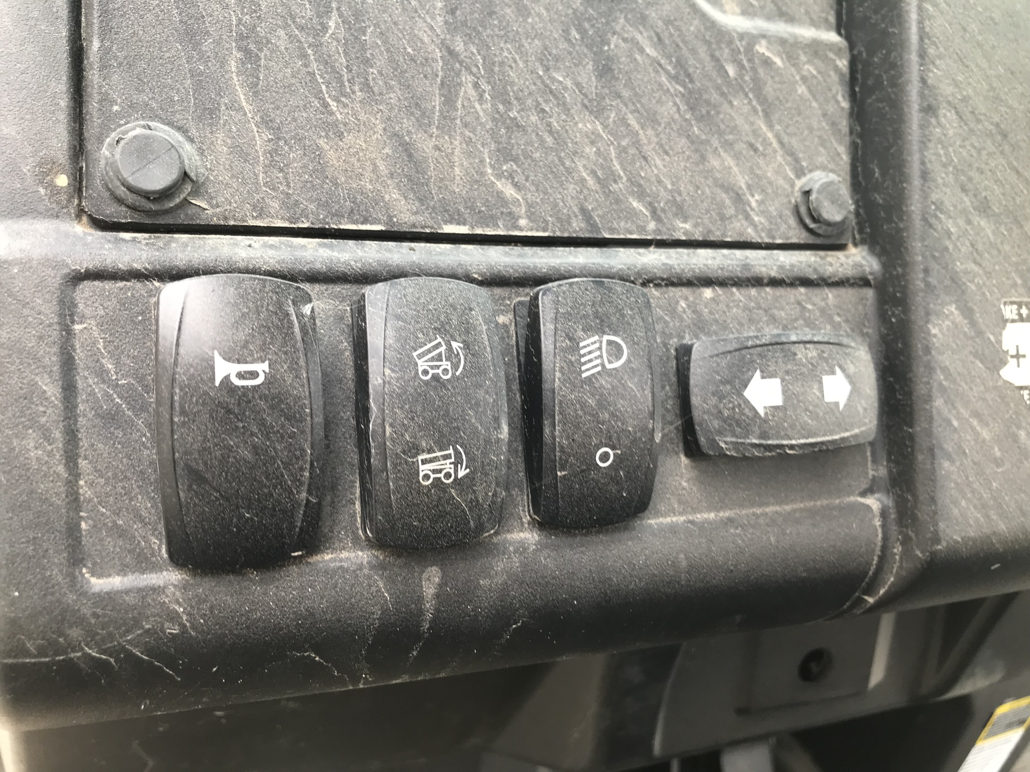 2023 John Deere XUV 835M Image 10