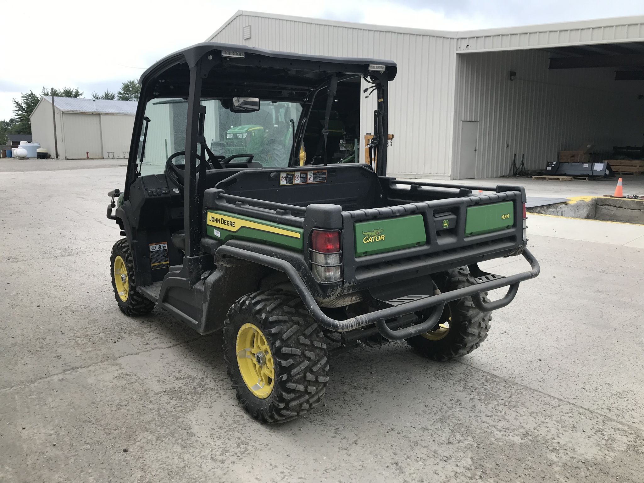 2023 John Deere XUV 835M Image 5