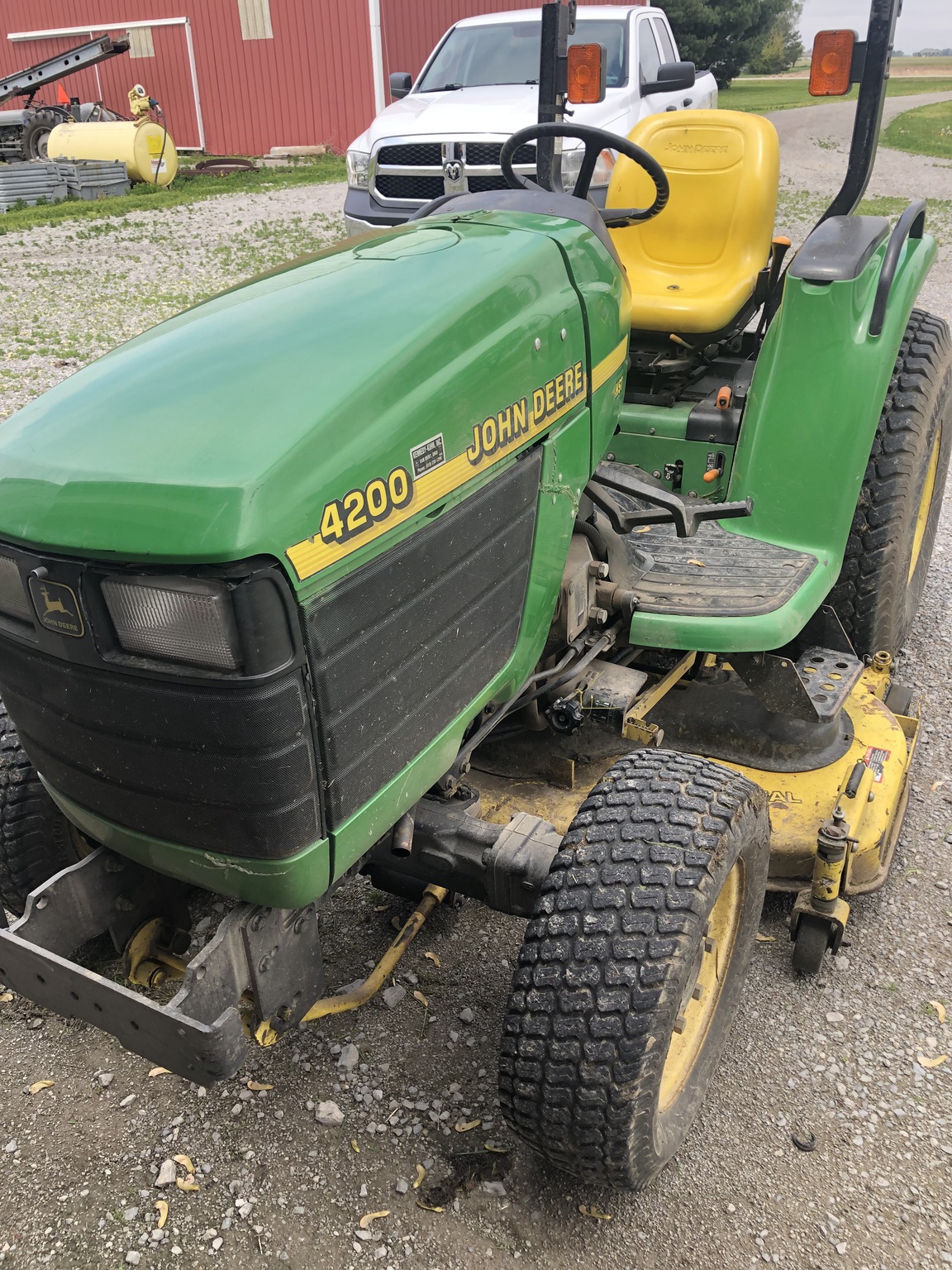 1999 John Deere 4200 Image 3