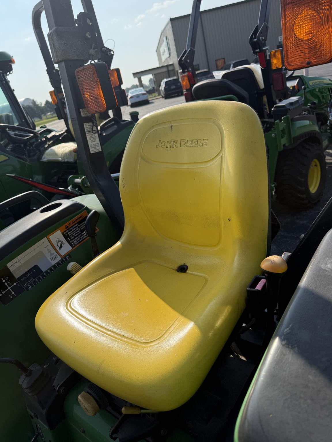 1999 John Deere 4200 Image 10