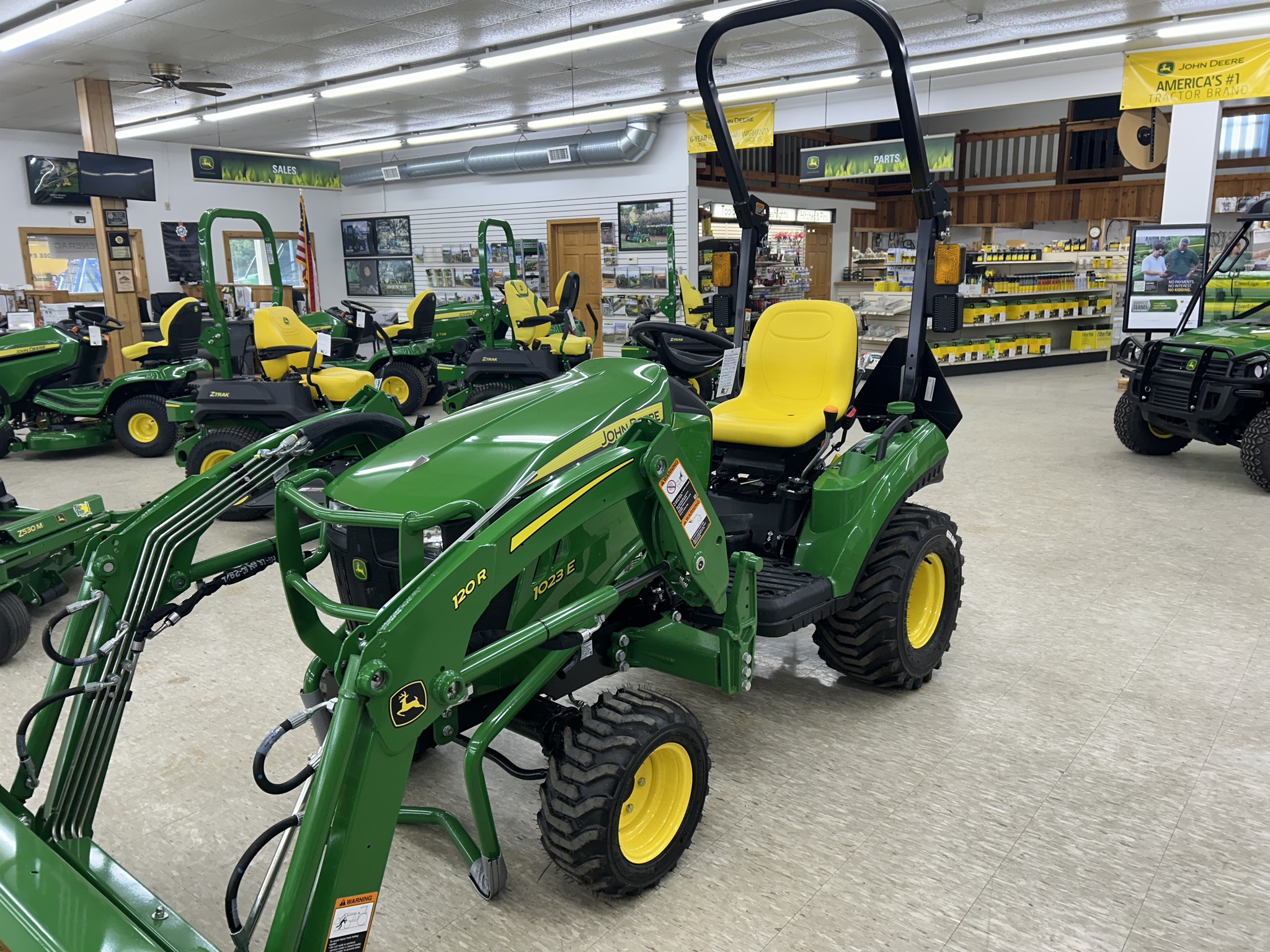 2024 John Deere 1023E Image 1