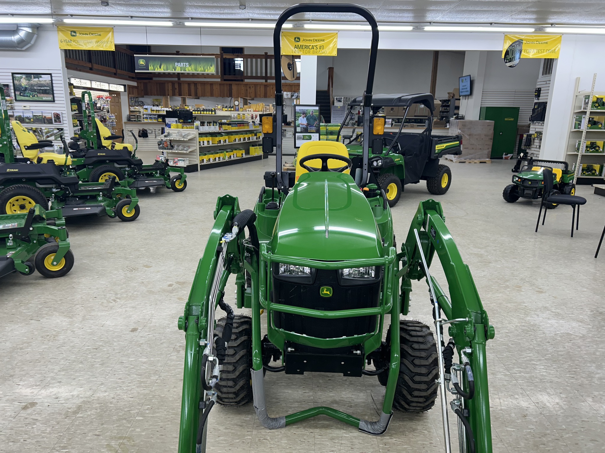 2024 John Deere 1023E Image 9