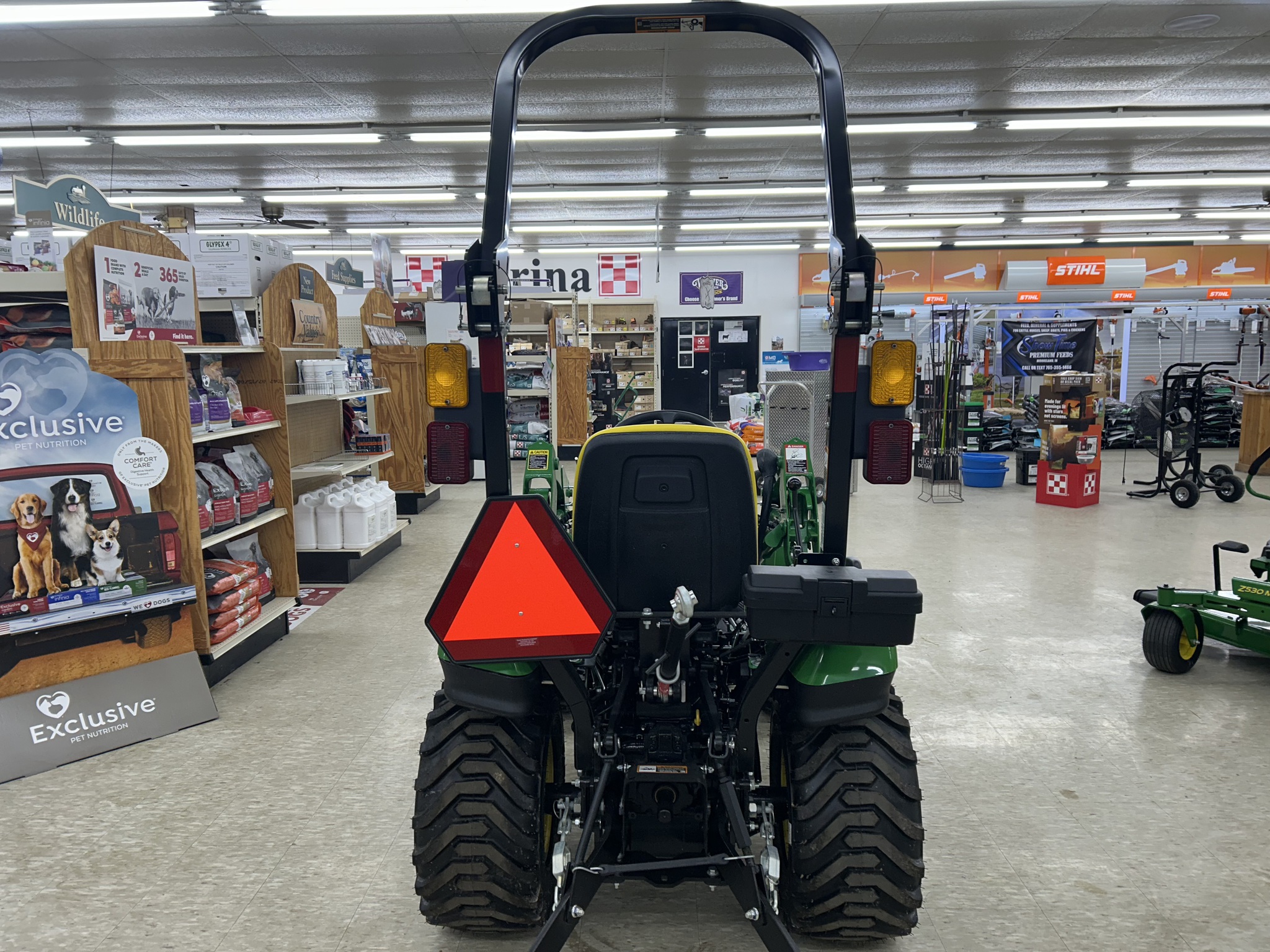 2024 John Deere 1023E Image 4