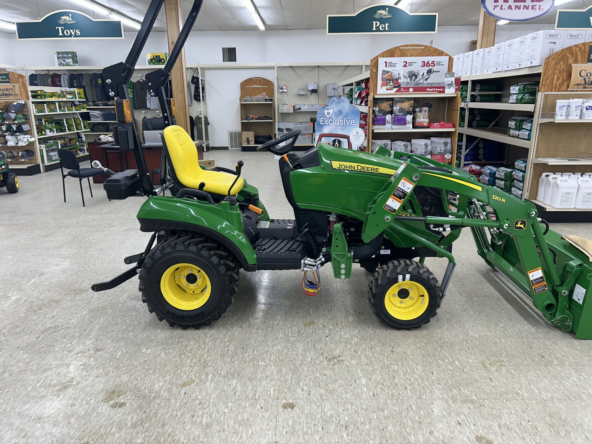 2024 John Deere 1023E Image 6