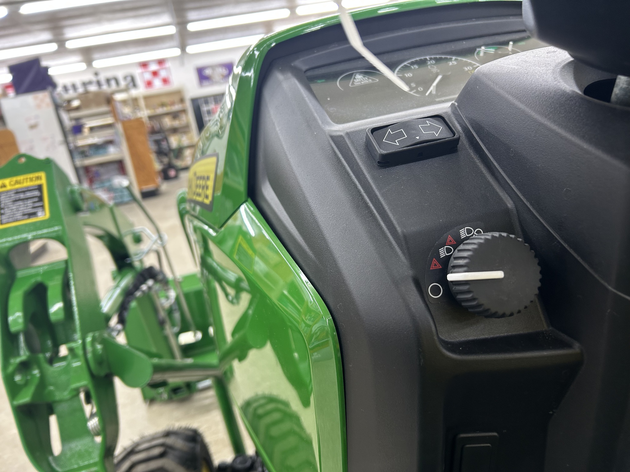 2024 John Deere 1023E Image 14