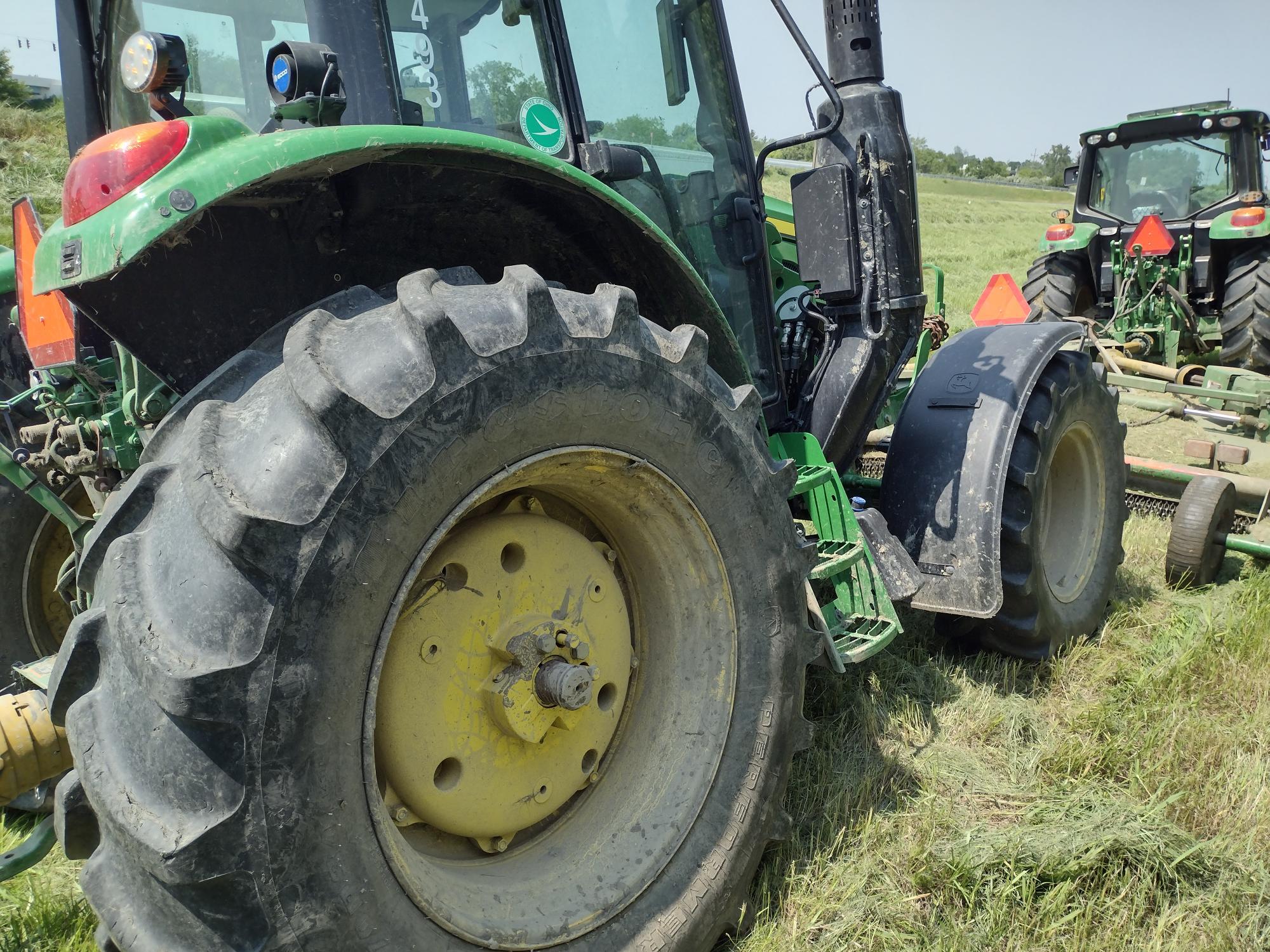 2023 John Deere 6120M Image 6