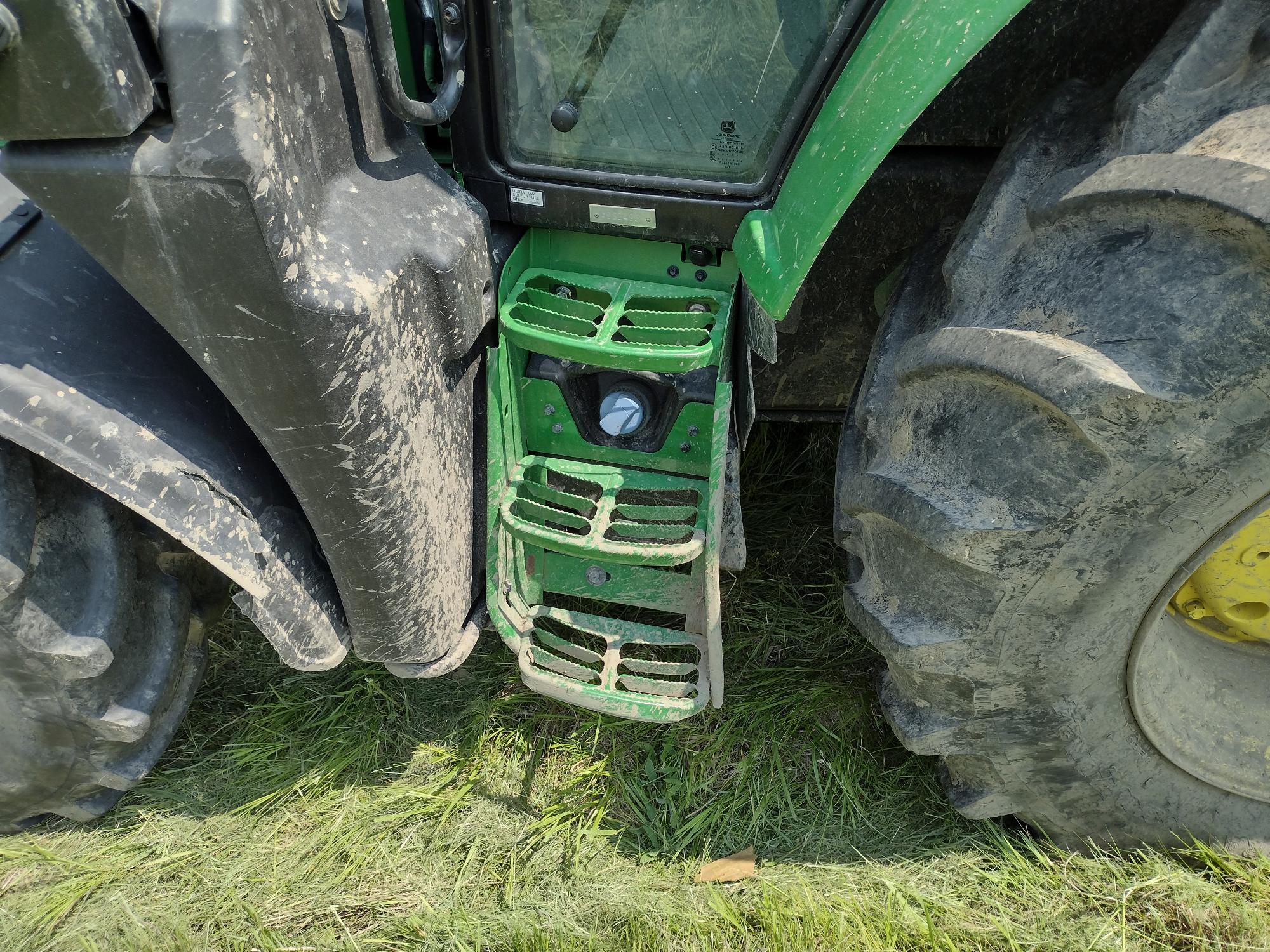 2023 John Deere 6120M Image 14
