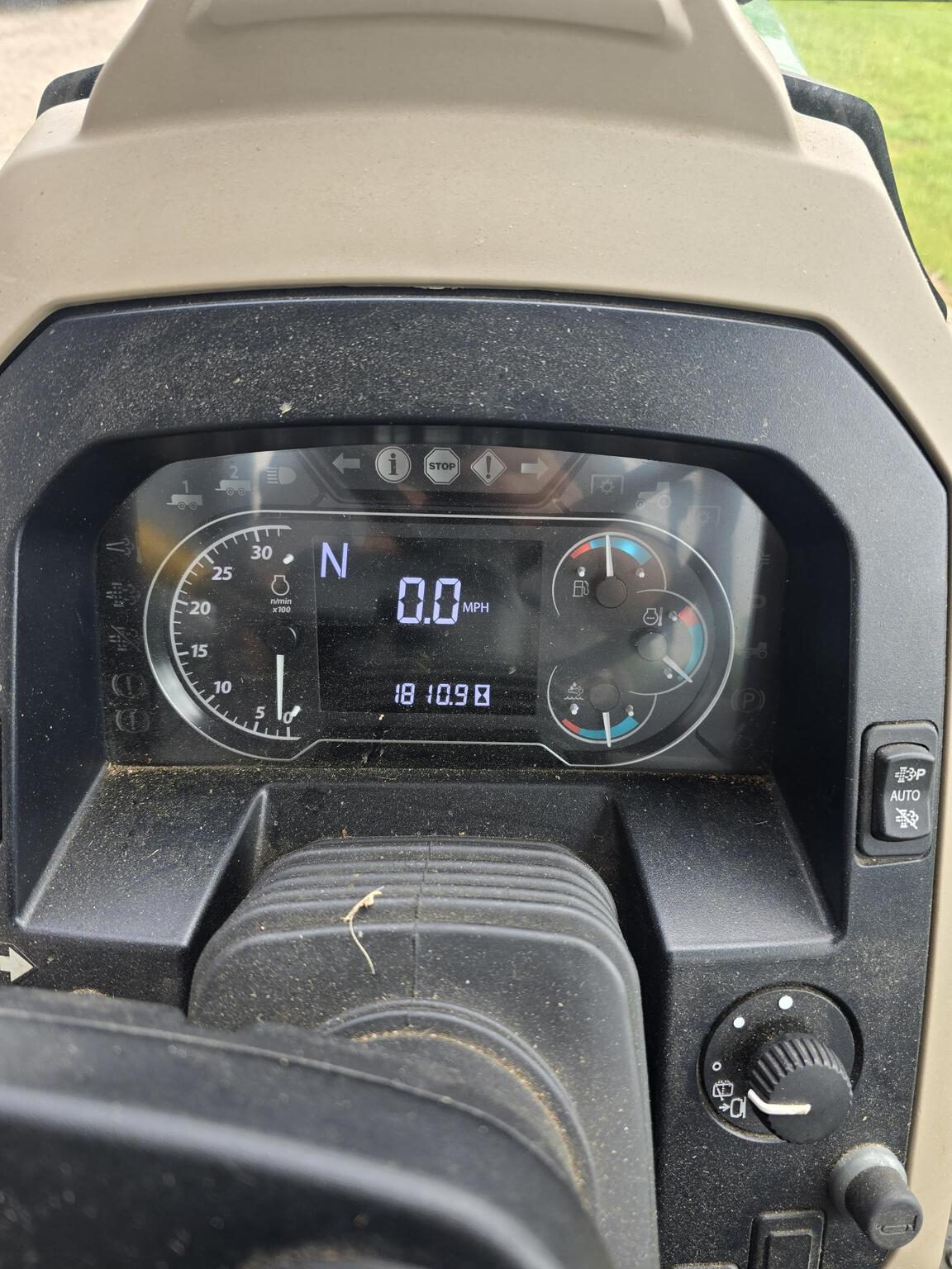 2020 John Deere 6120E Image 5