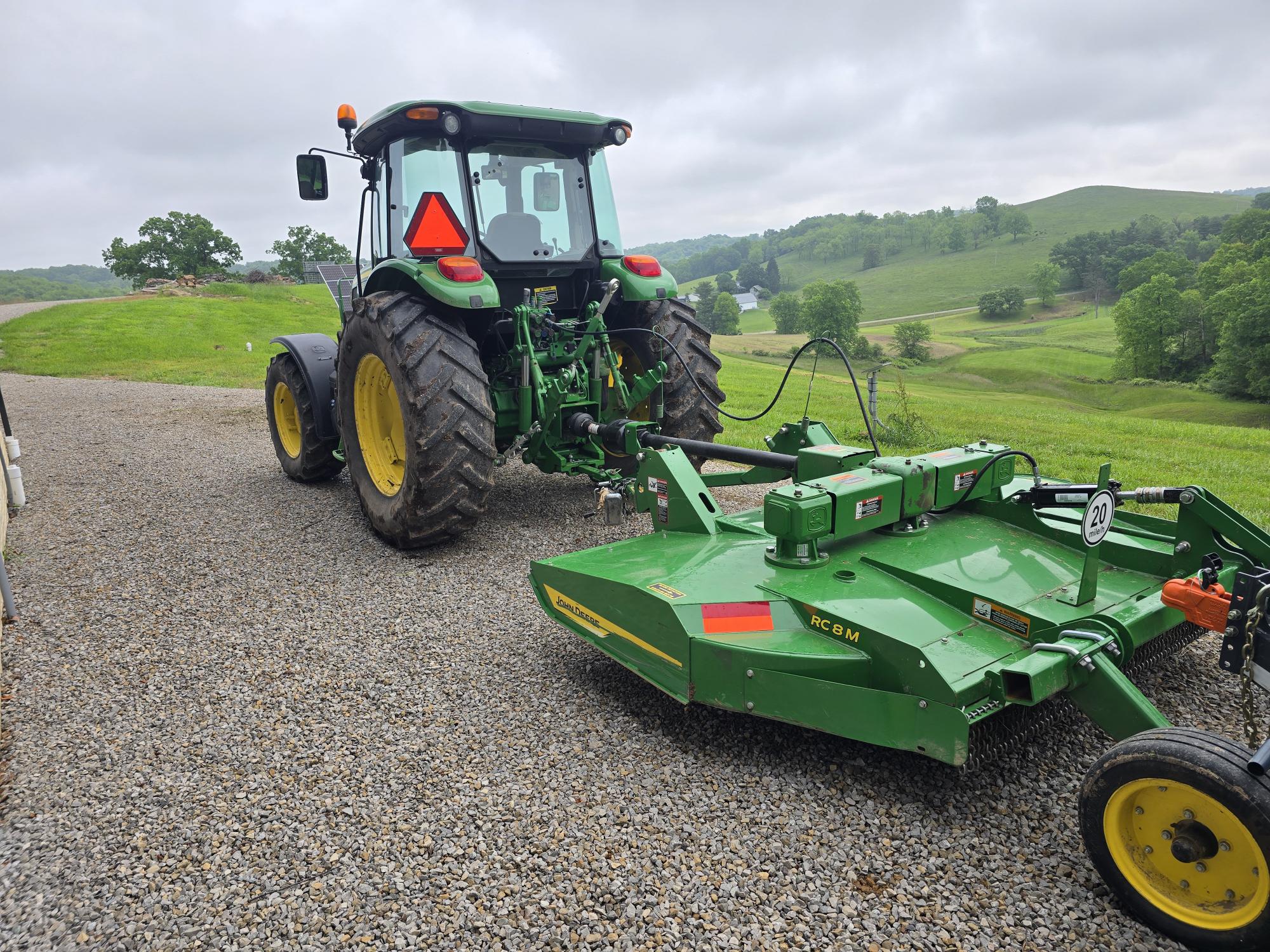 2020 John Deere 6120E Image 2