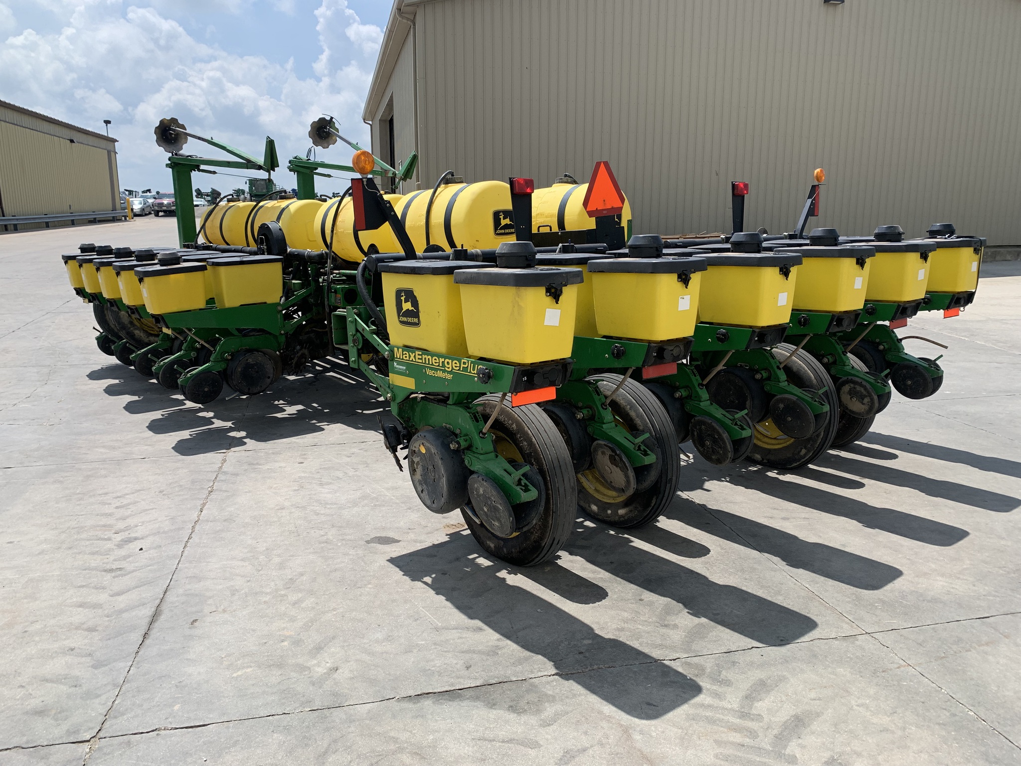 2000 John Deere 1770 Image 5