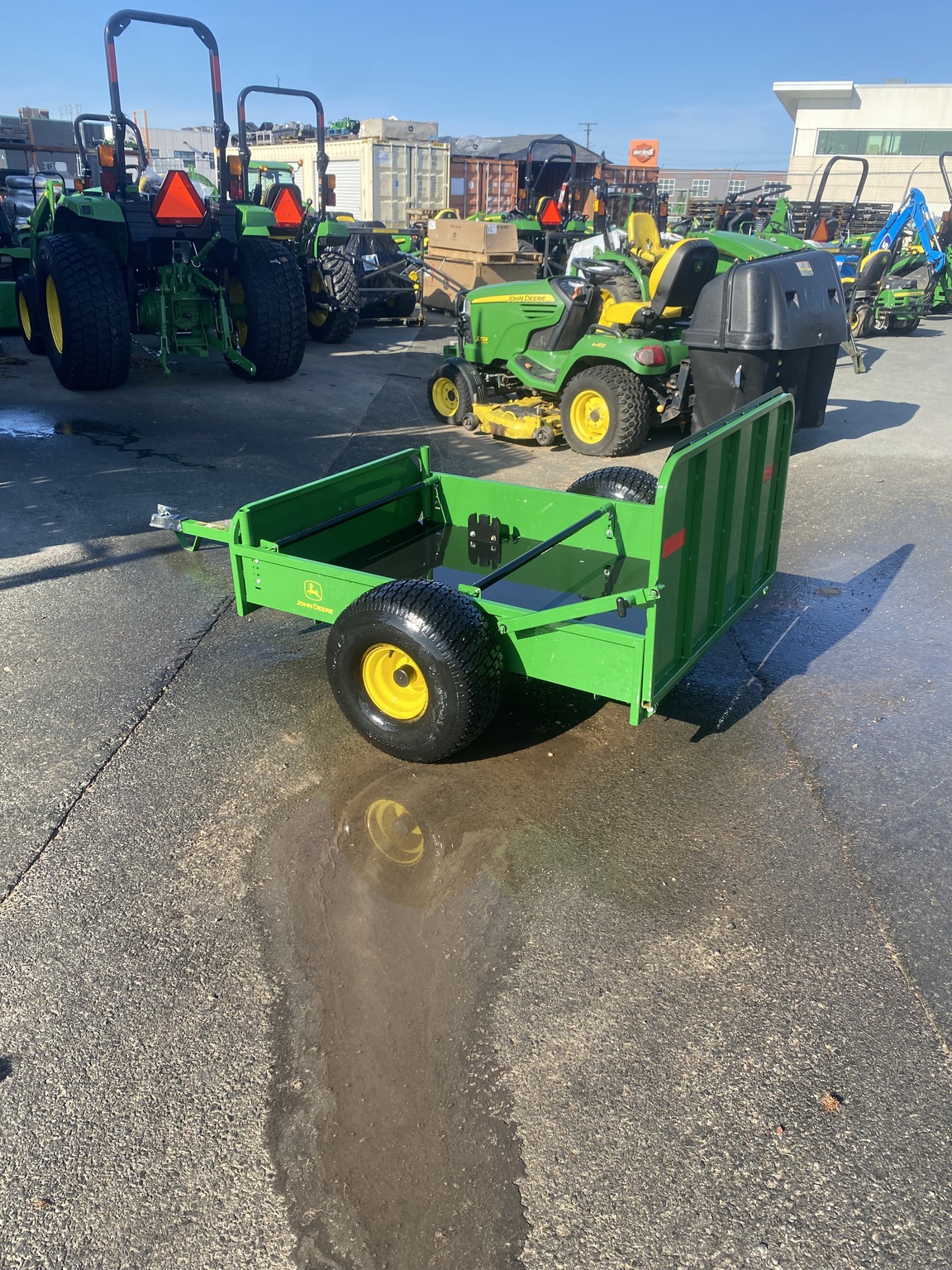 2023 John Deere 22B Image 2