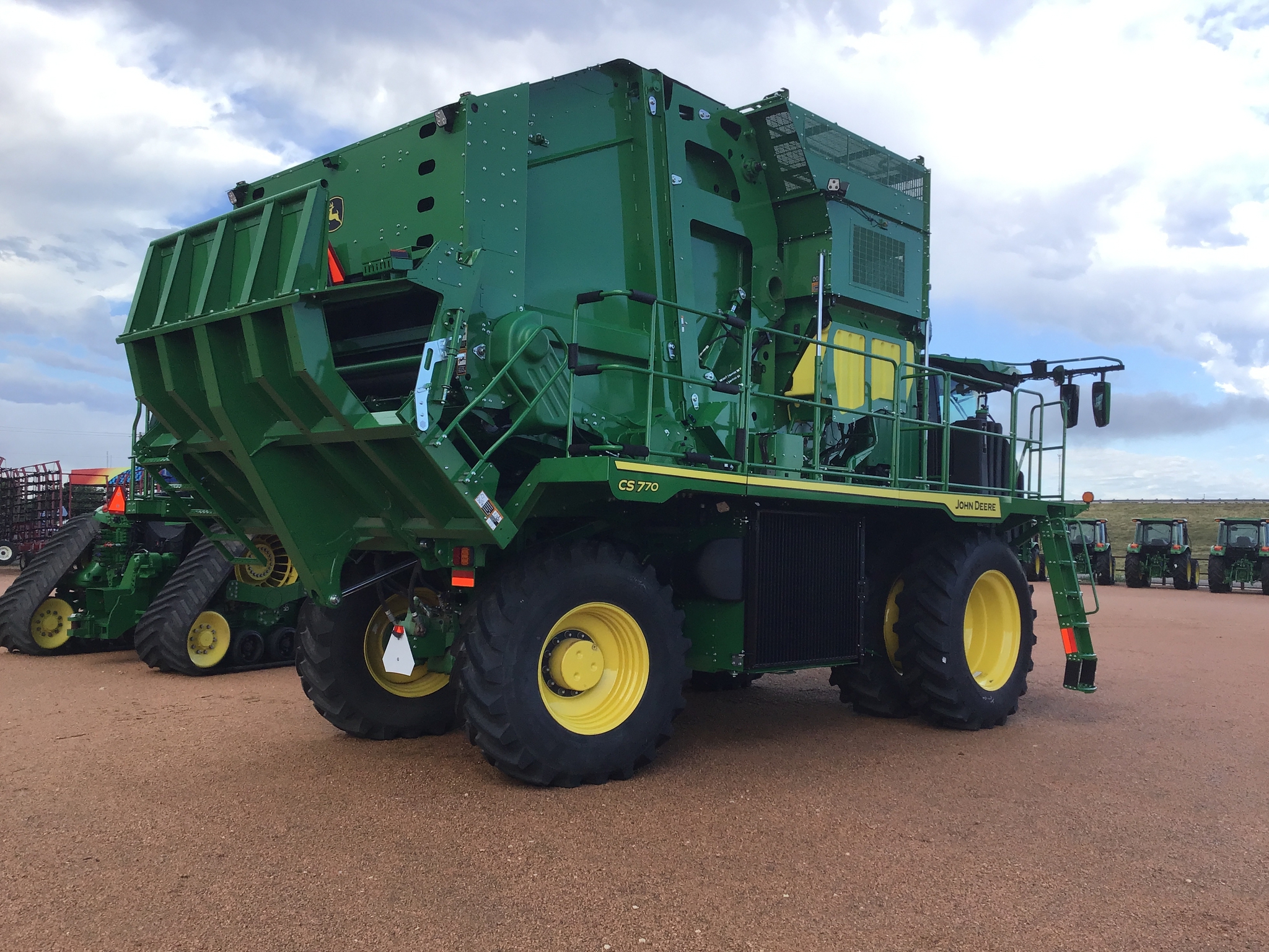 2023 John Deere CS770 Image 6