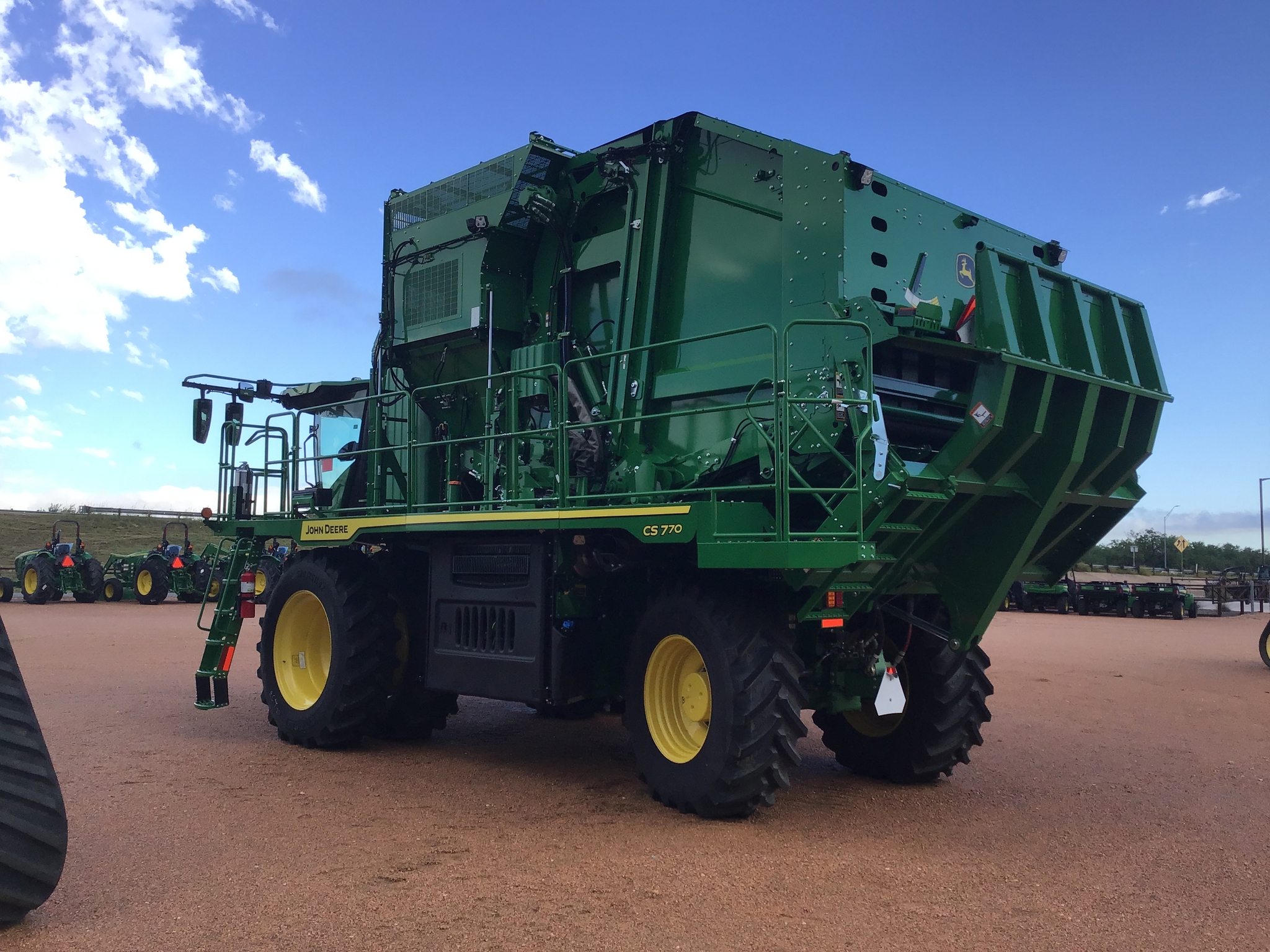 2023 John Deere CS770 Image 5