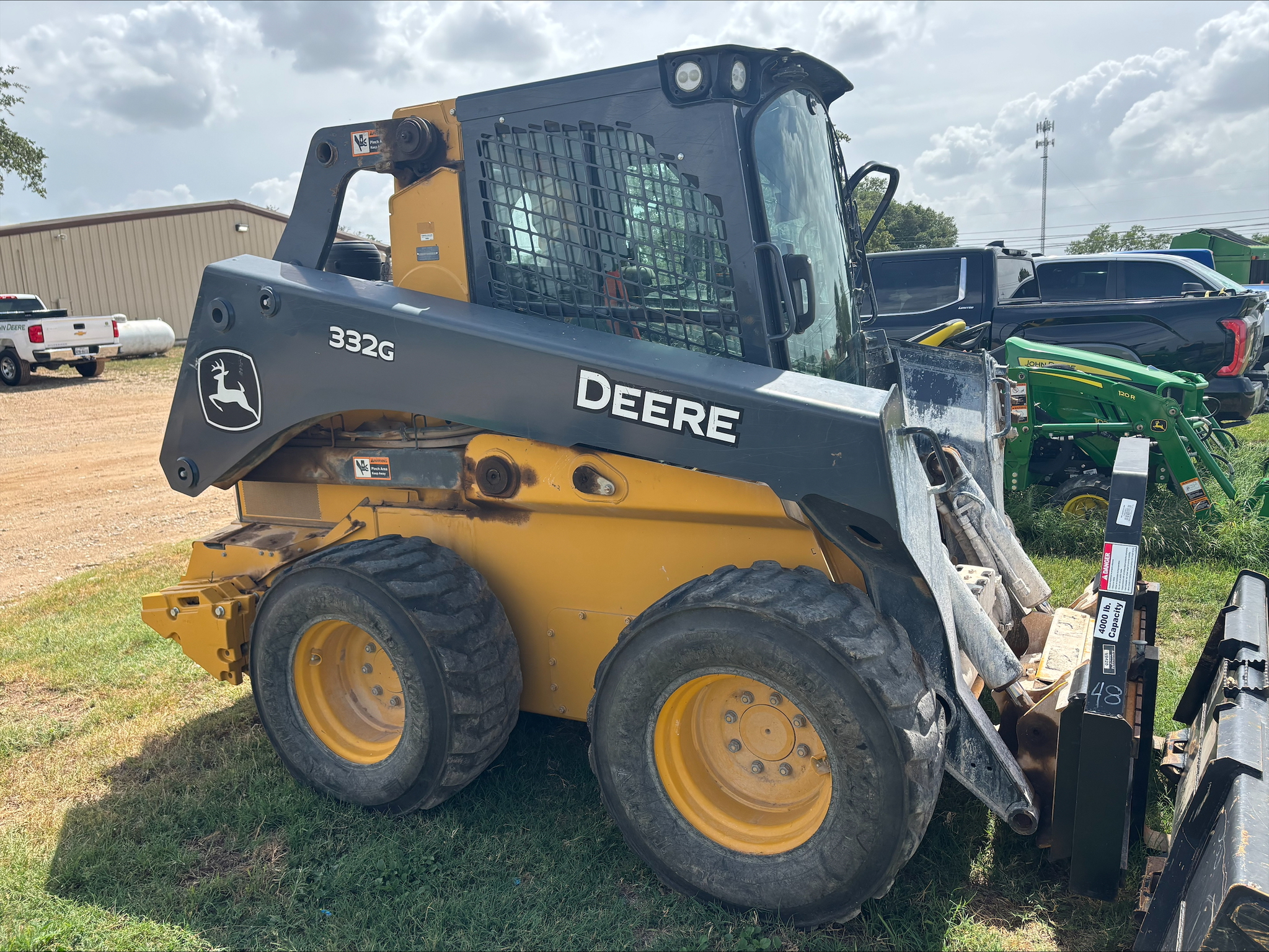 2021 John Deere 332G Image 3