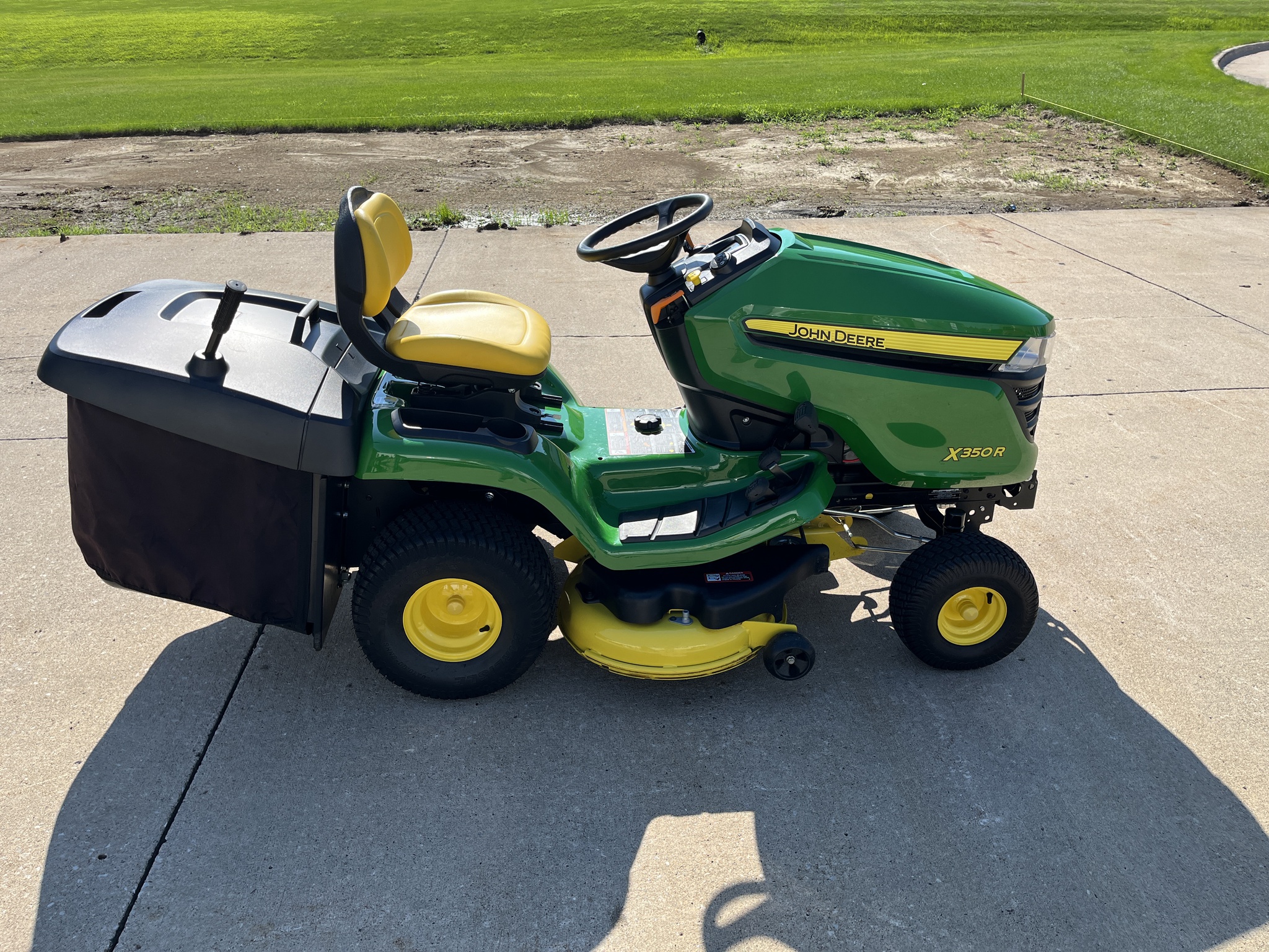 2015 John Deere X350R Image 4