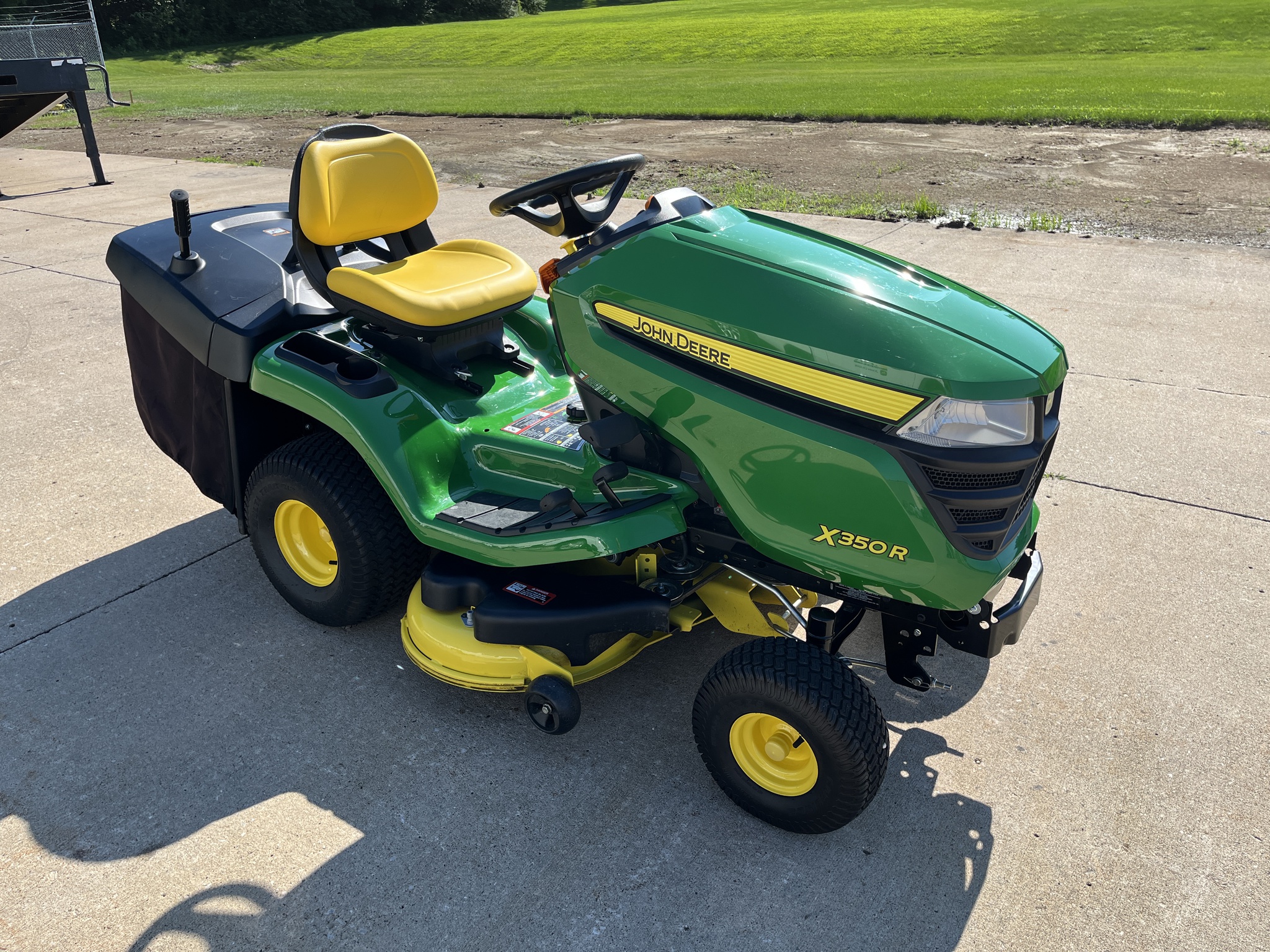 2015 John Deere X350R Image 3