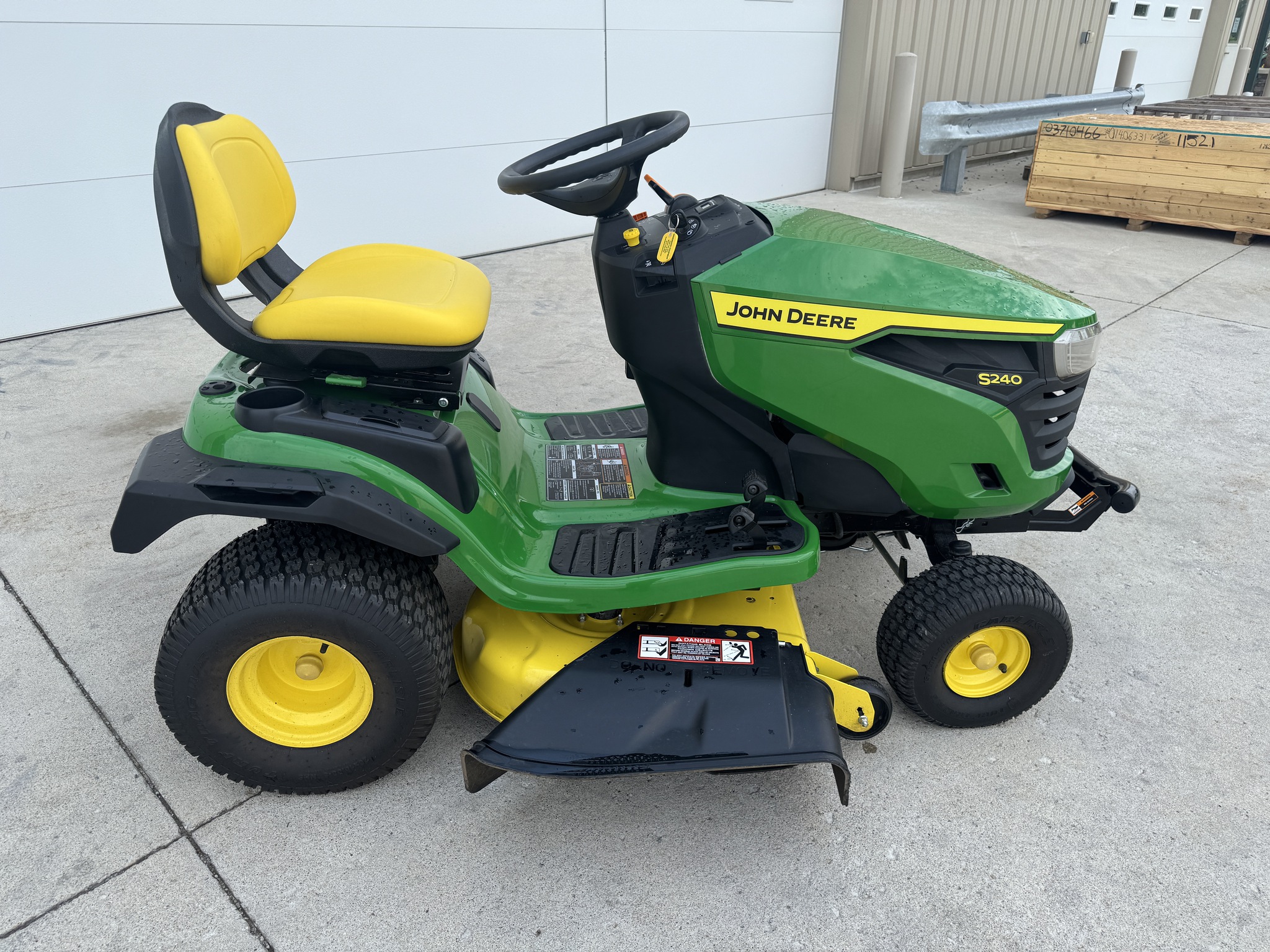 2022 John Deere S240 Image 6