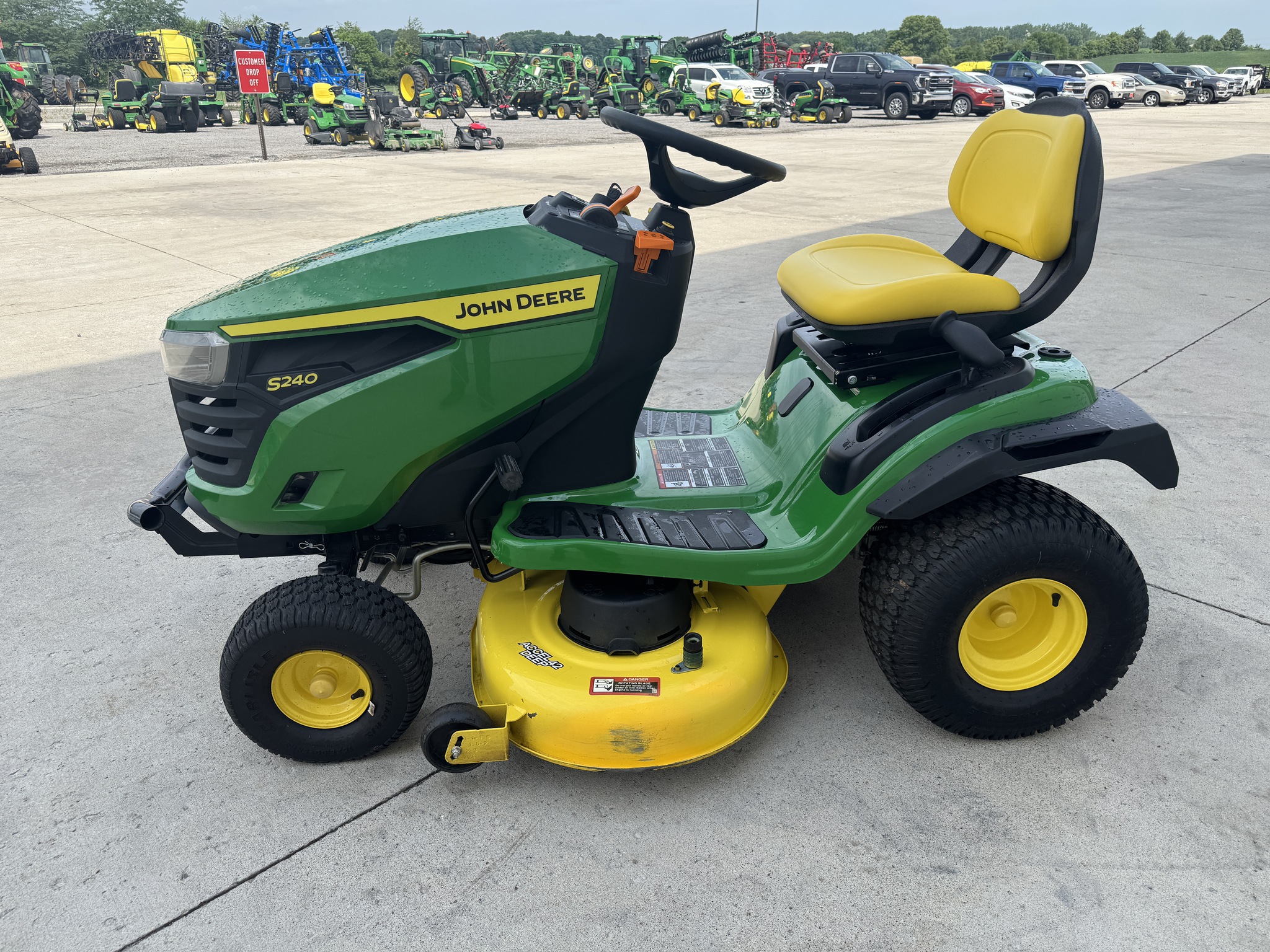 2022 John Deere S240 Image 2