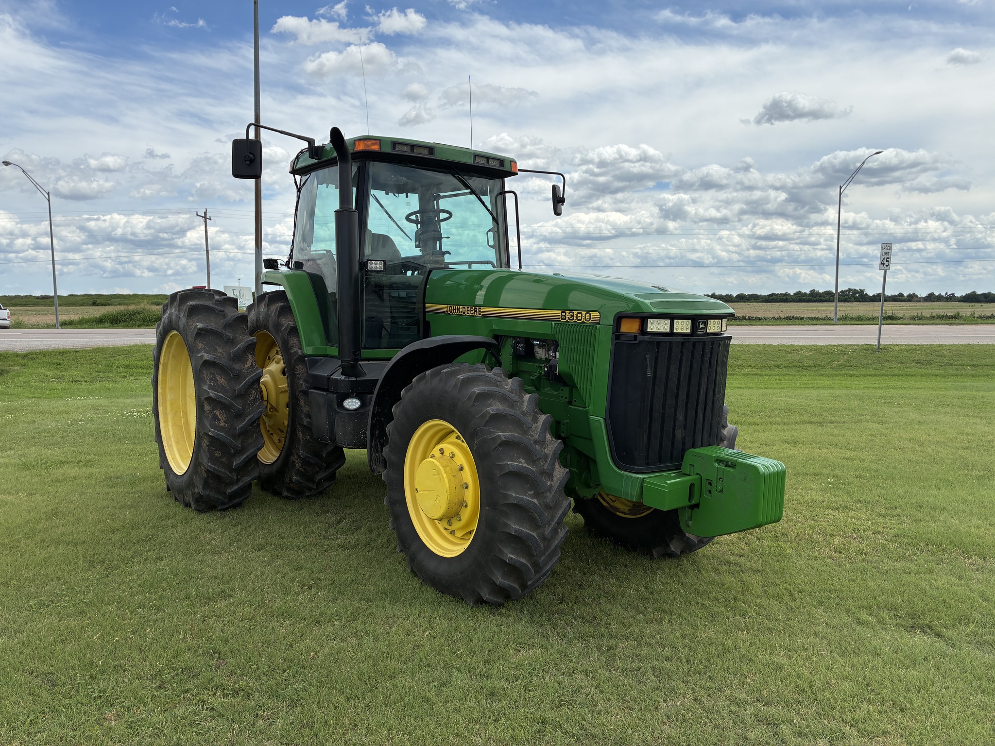 1996 John Deere 8300 Image 7