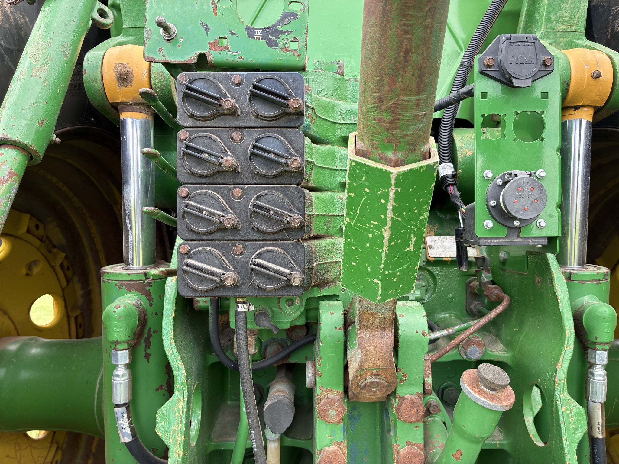 1996 John Deere 8300 Image 18