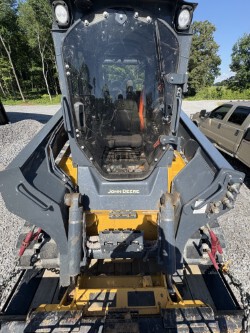 2023 John Deere 331G
