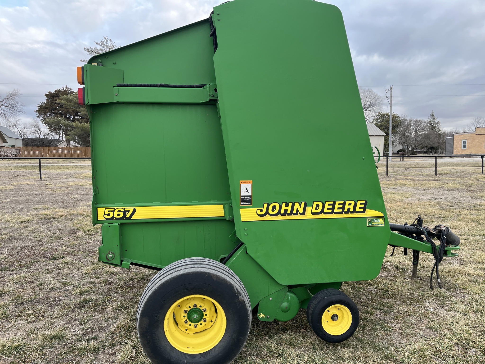  2001 John Deere 567 at Heritage Tractor in Lockwood, MO
