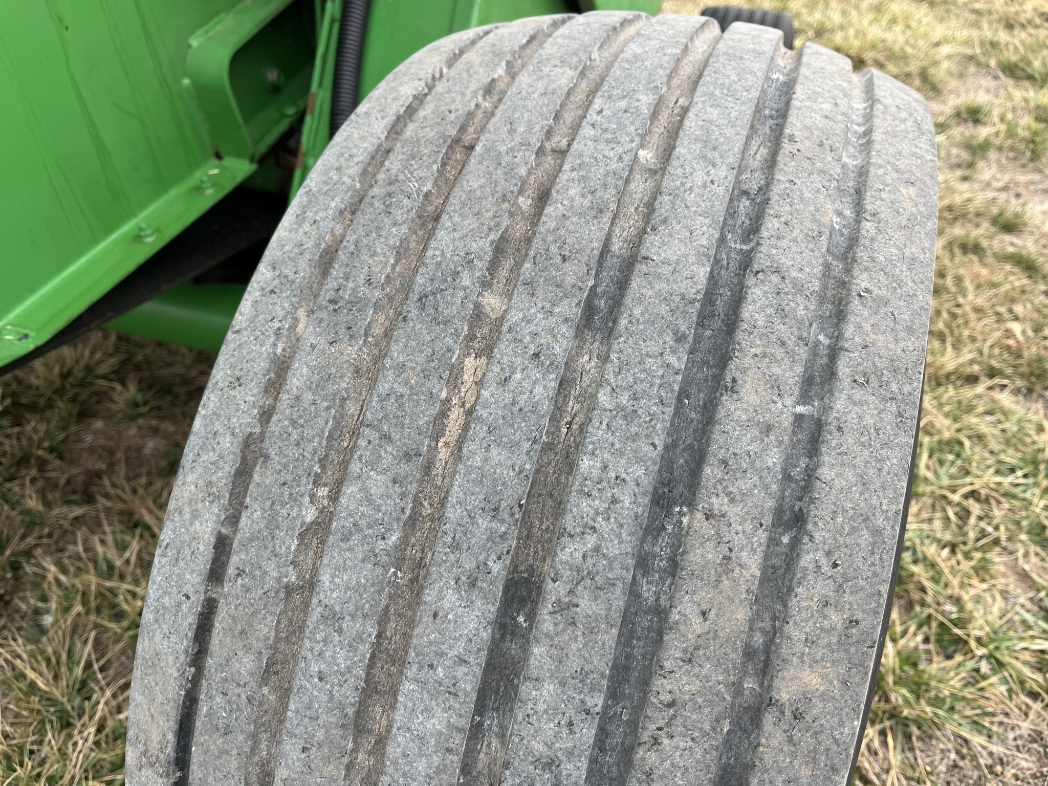  2001 John Deere 567 at Heritage Tractor in Lockwood, MO
