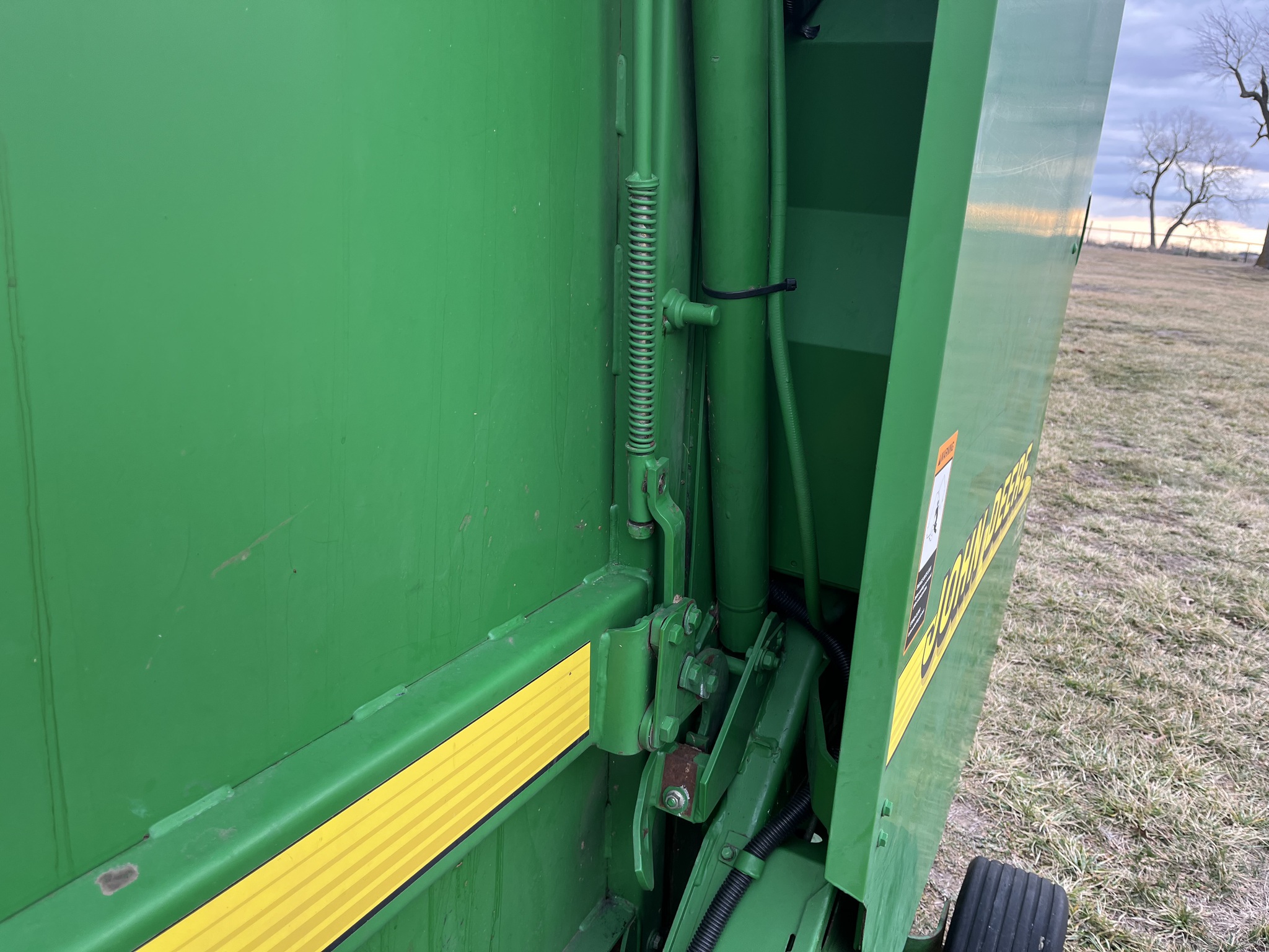  2001 John Deere 567 at Heritage Tractor in Lockwood, MO