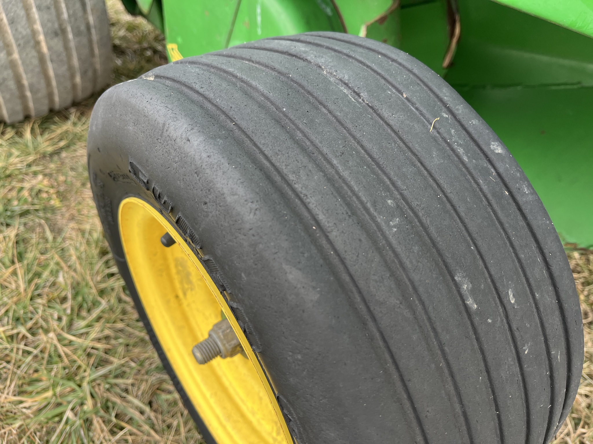  2001 John Deere 567 at Heritage Tractor in Lockwood, MO