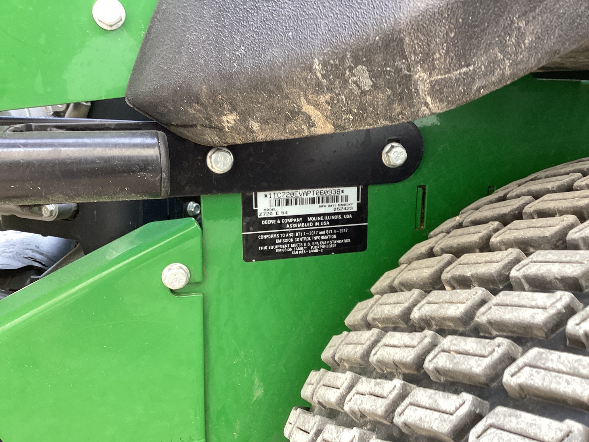 2023 John Deere Z720E Image 21
