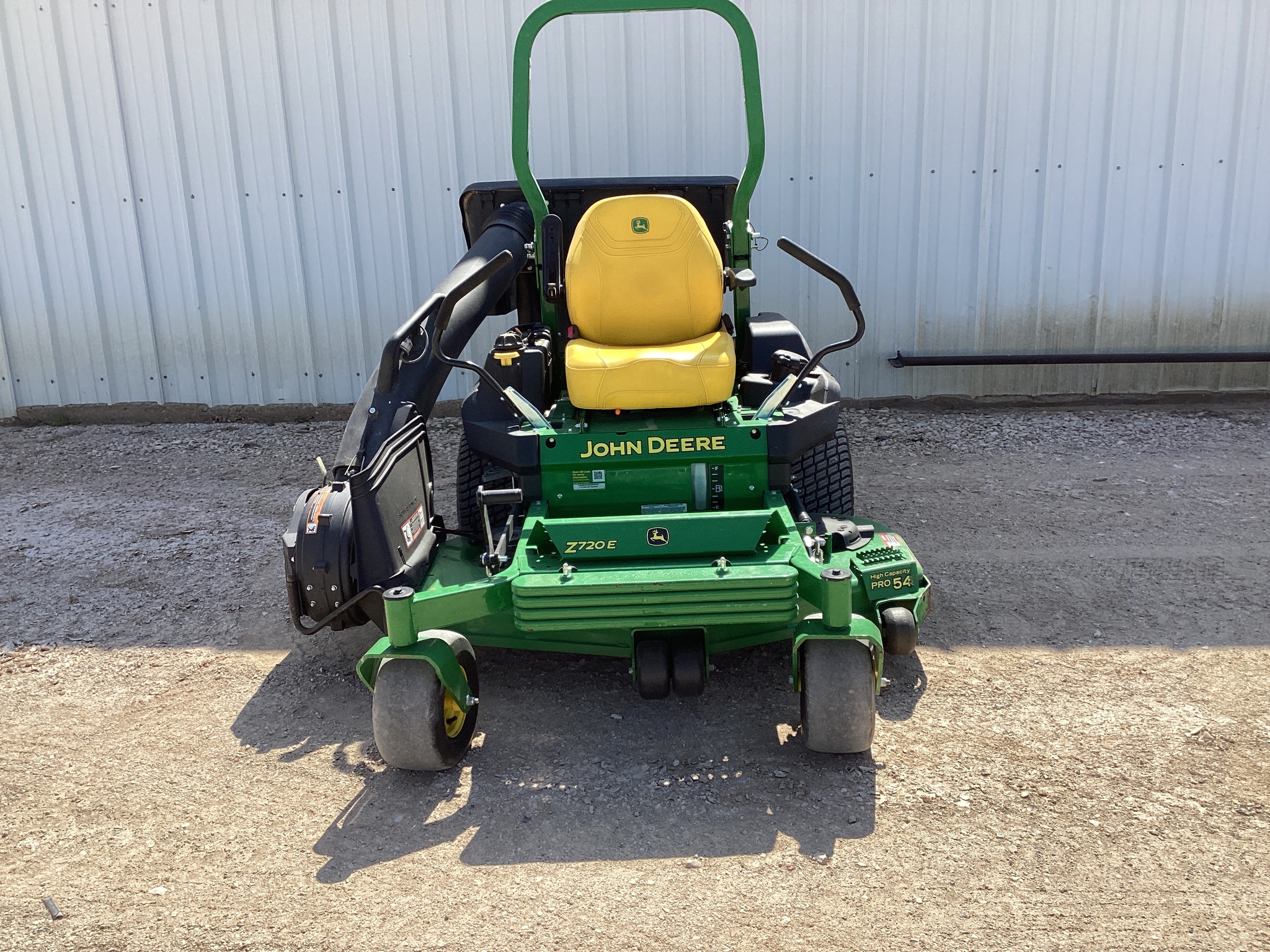 2023 John Deere Z720E Image 4