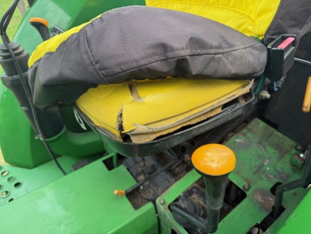 1999 John Deere 5310 Image 9
