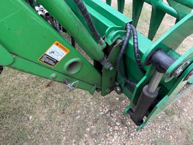 1999 John Deere 5310 Image 19