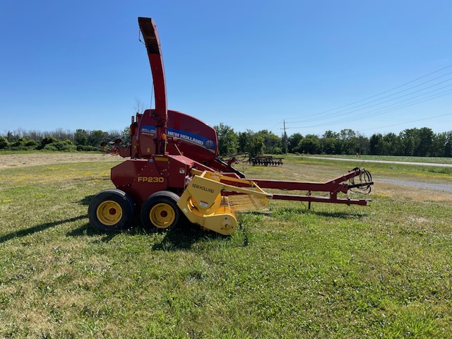 New Holland FP 230 Image 2