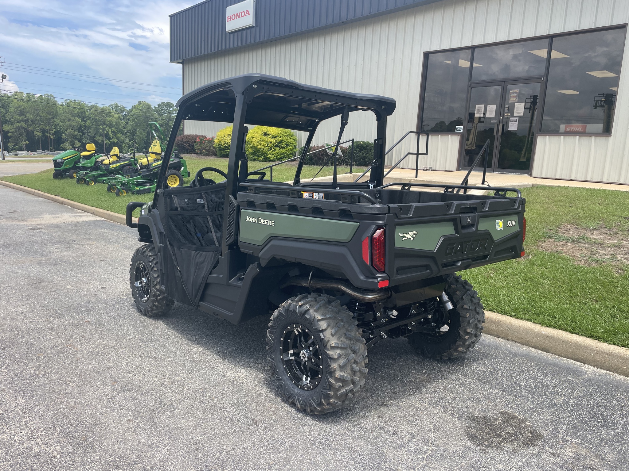 2025 John Deere 845M Image 5