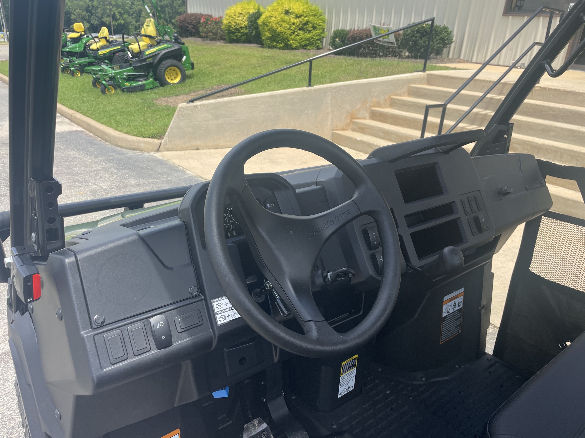2025 John Deere 845M Image 8