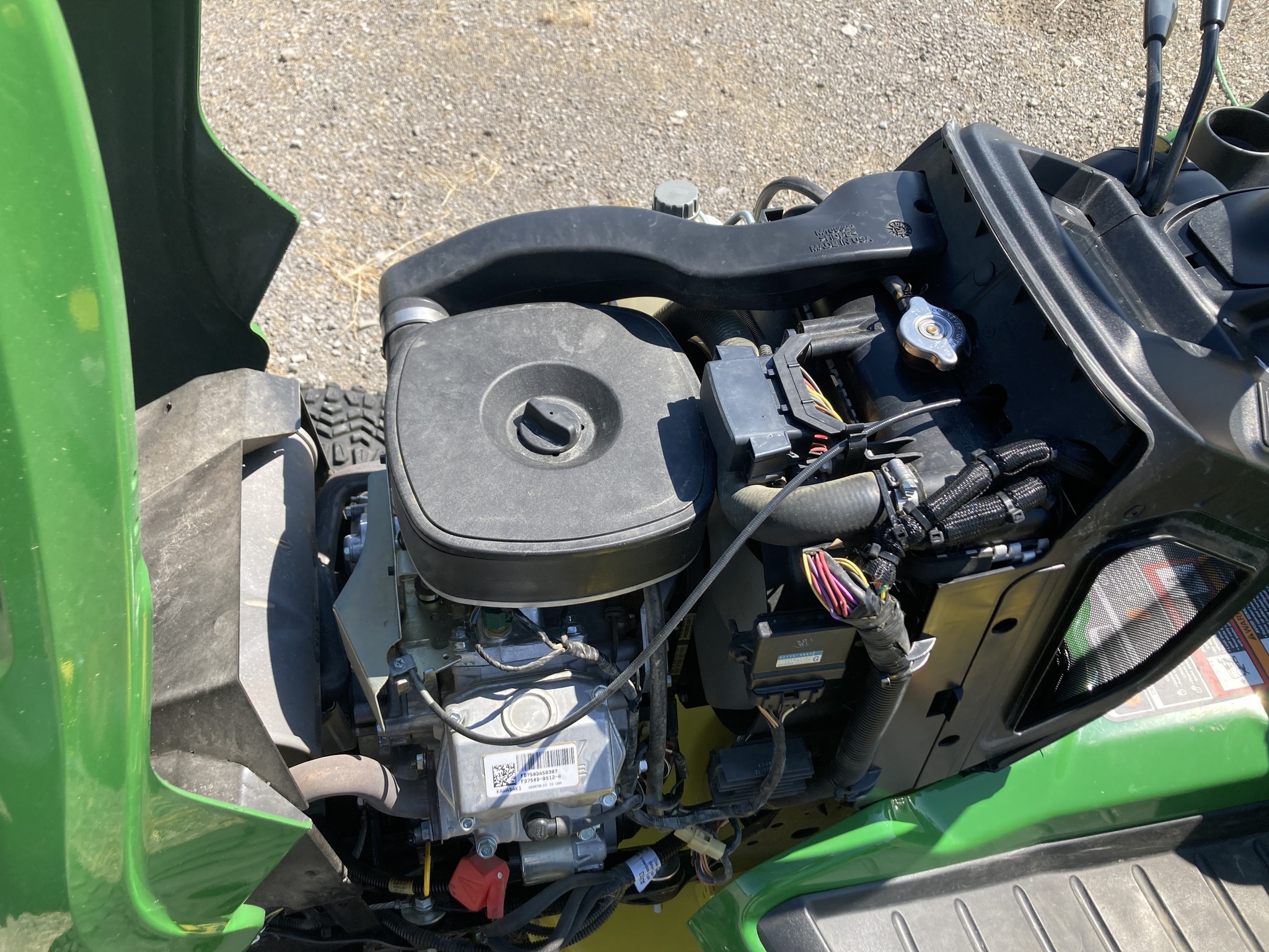2022 John Deere X738 Image 10