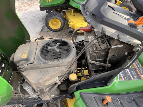 2017 John Deere X580 - Photo14