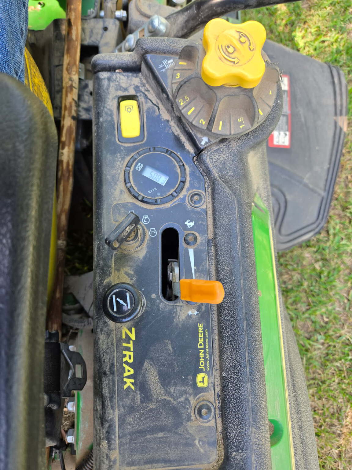2017 John Deere Z915E Image 3
