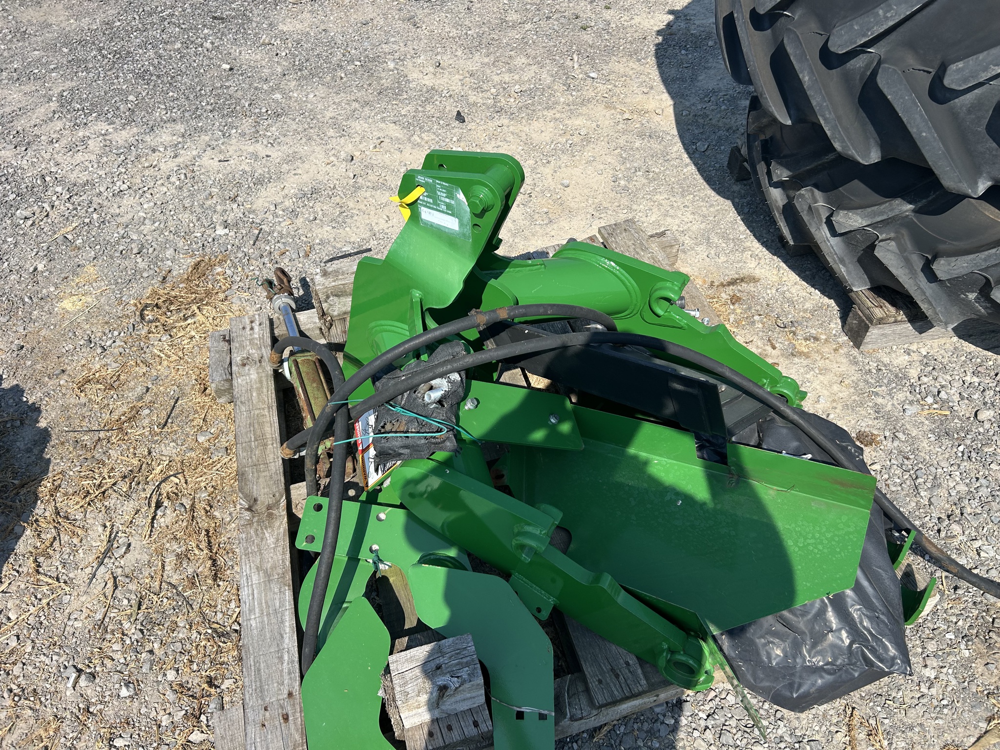 John Deere 520M Image 1