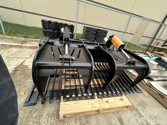 Photo of a 2025 John Deere GR72 GRAPPLE