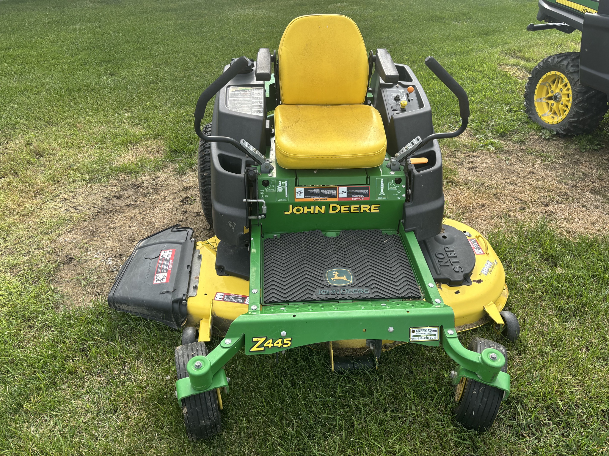 2011 John Deere Z445 Image 1