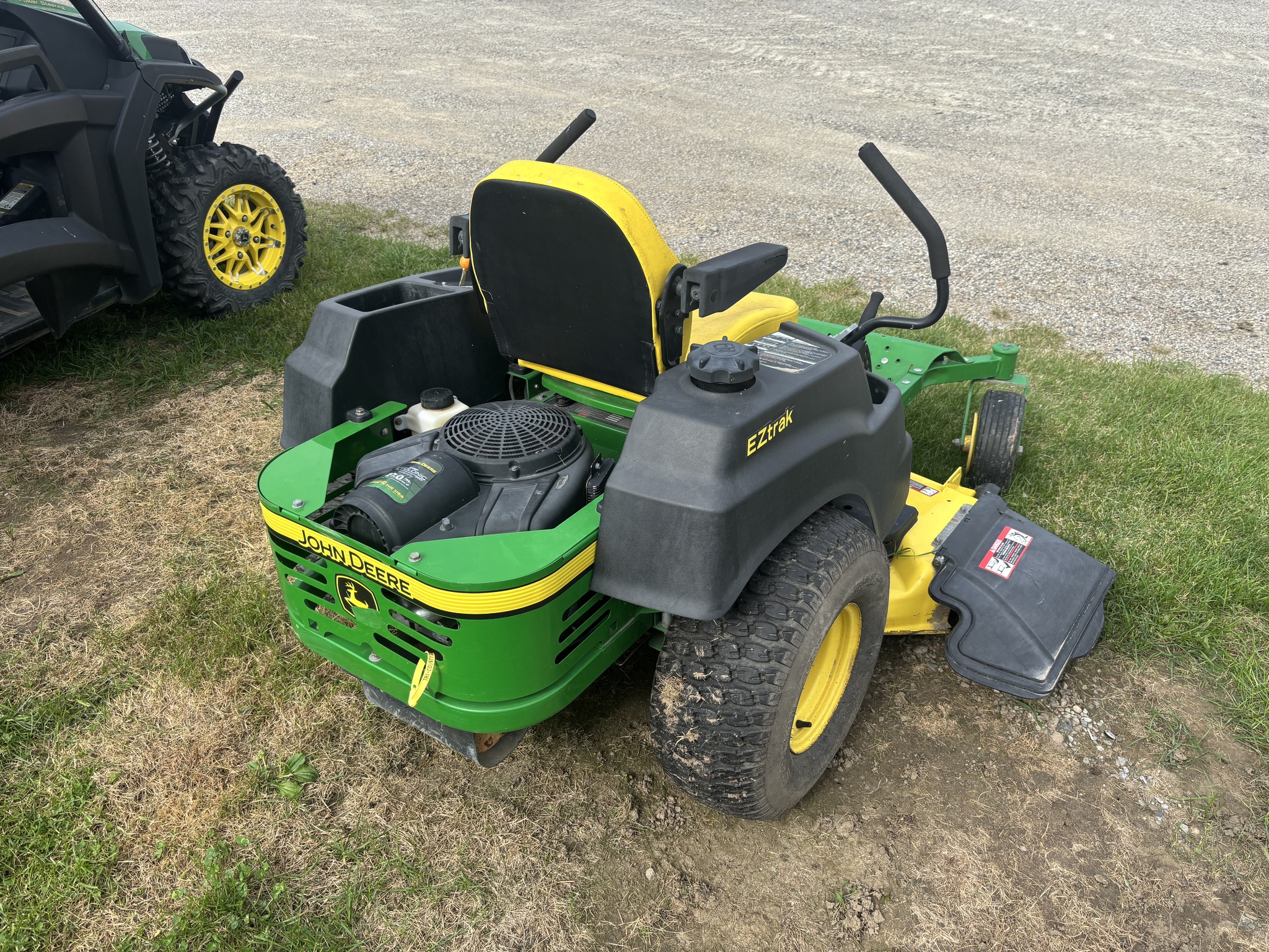 2011 John Deere Z445 Image 6