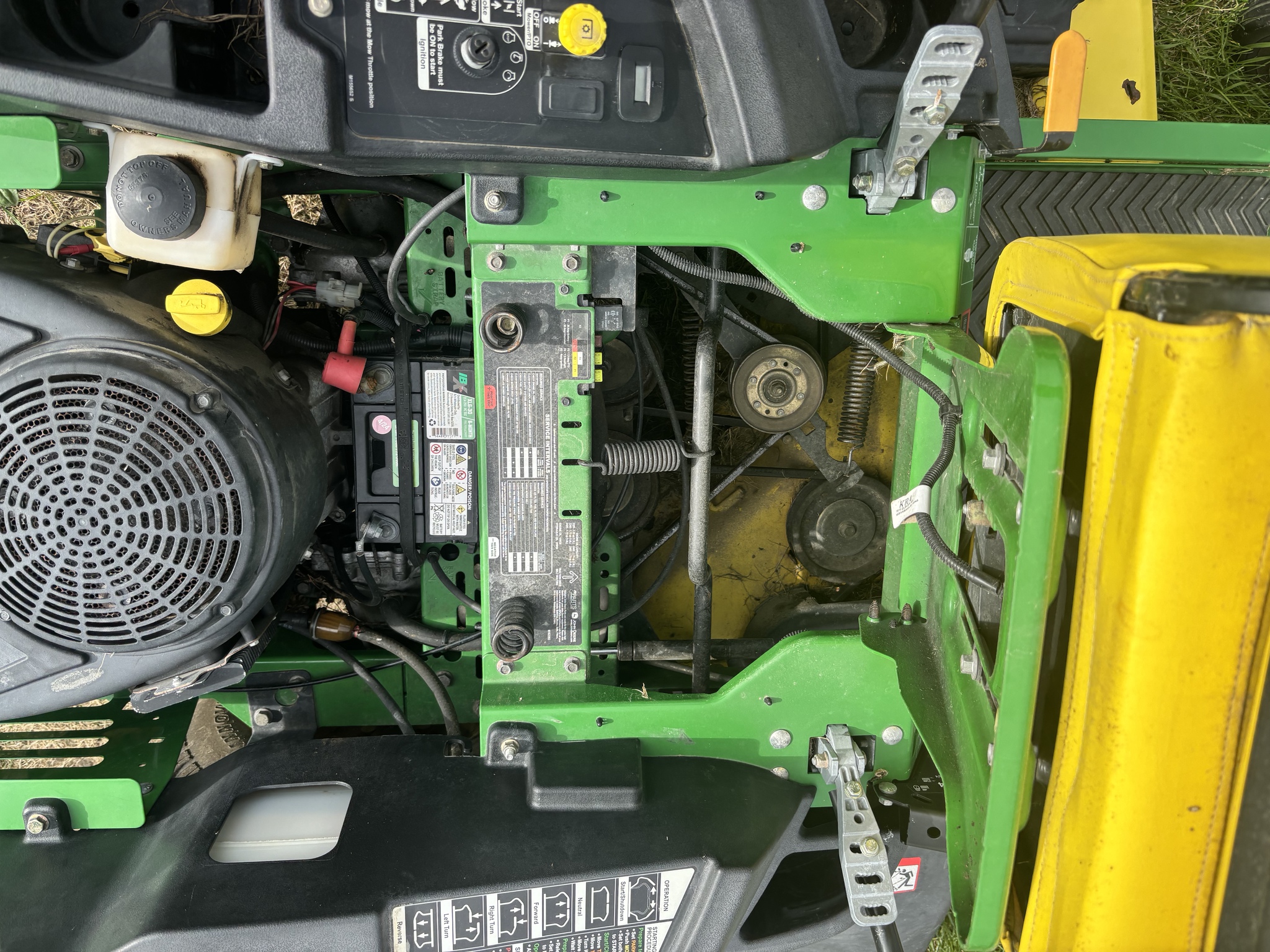 2011 John Deere Z445 Image 7