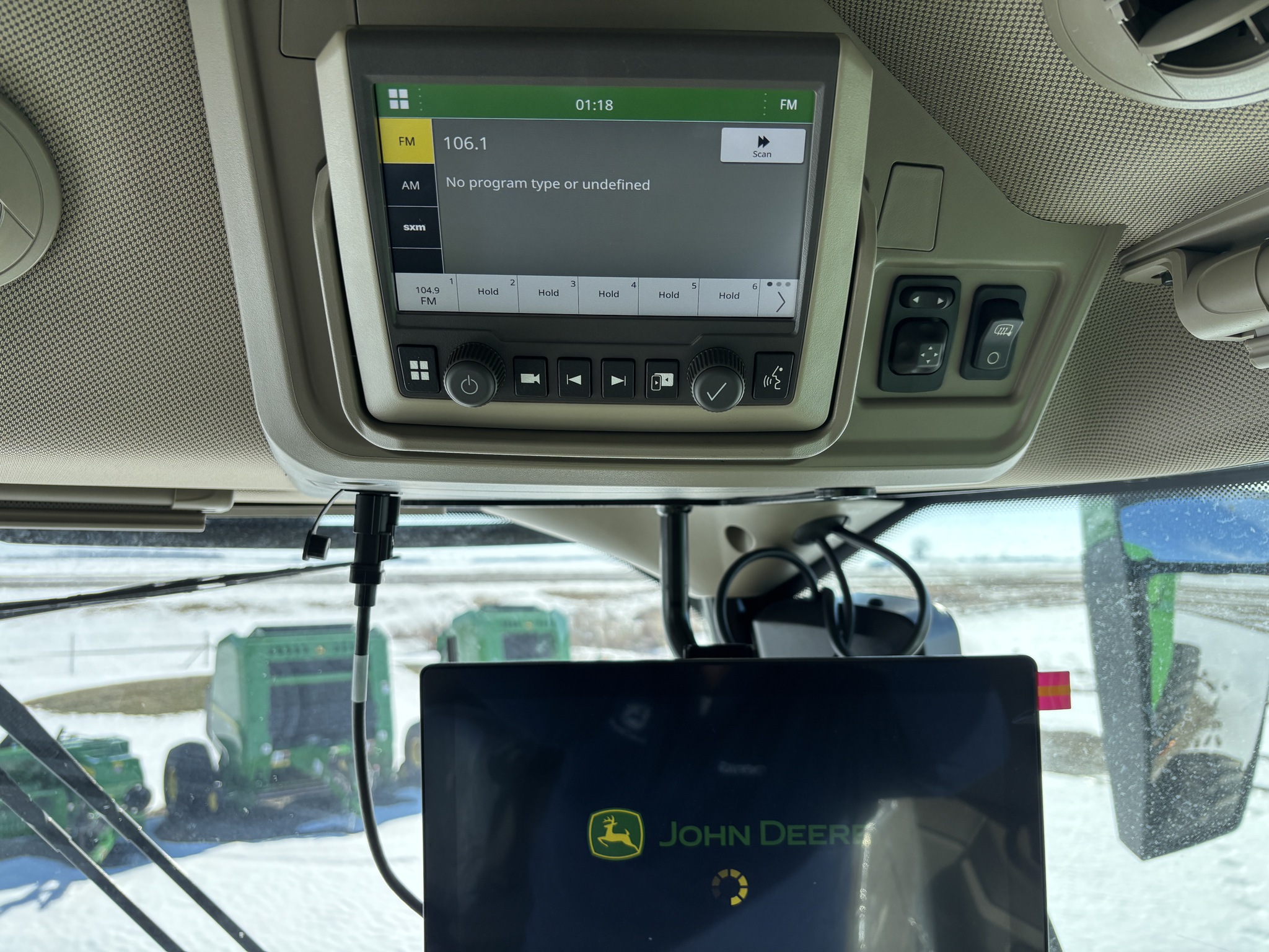 Used 2025 John Deere S7 800 Combines at Koenig Equipment in Greensburg, IN - PhotoXL9