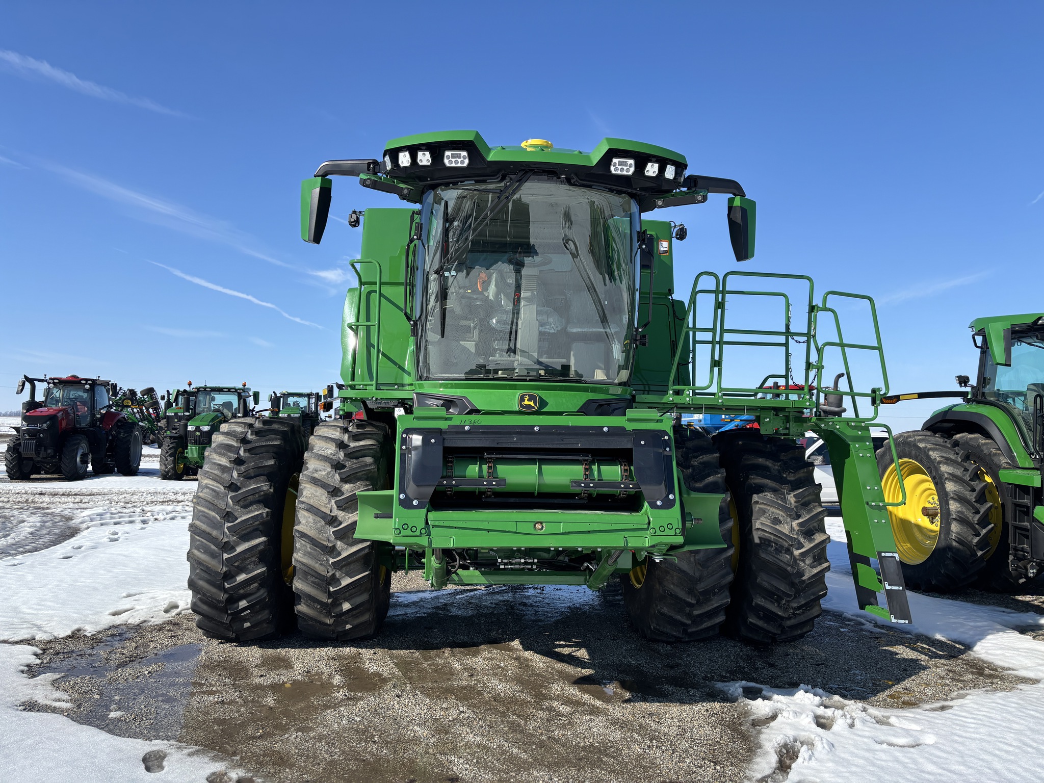 Used 2025 John Deere S7 800 Combines at Koenig Equipment in Greensburg, IN - PhotoXL5