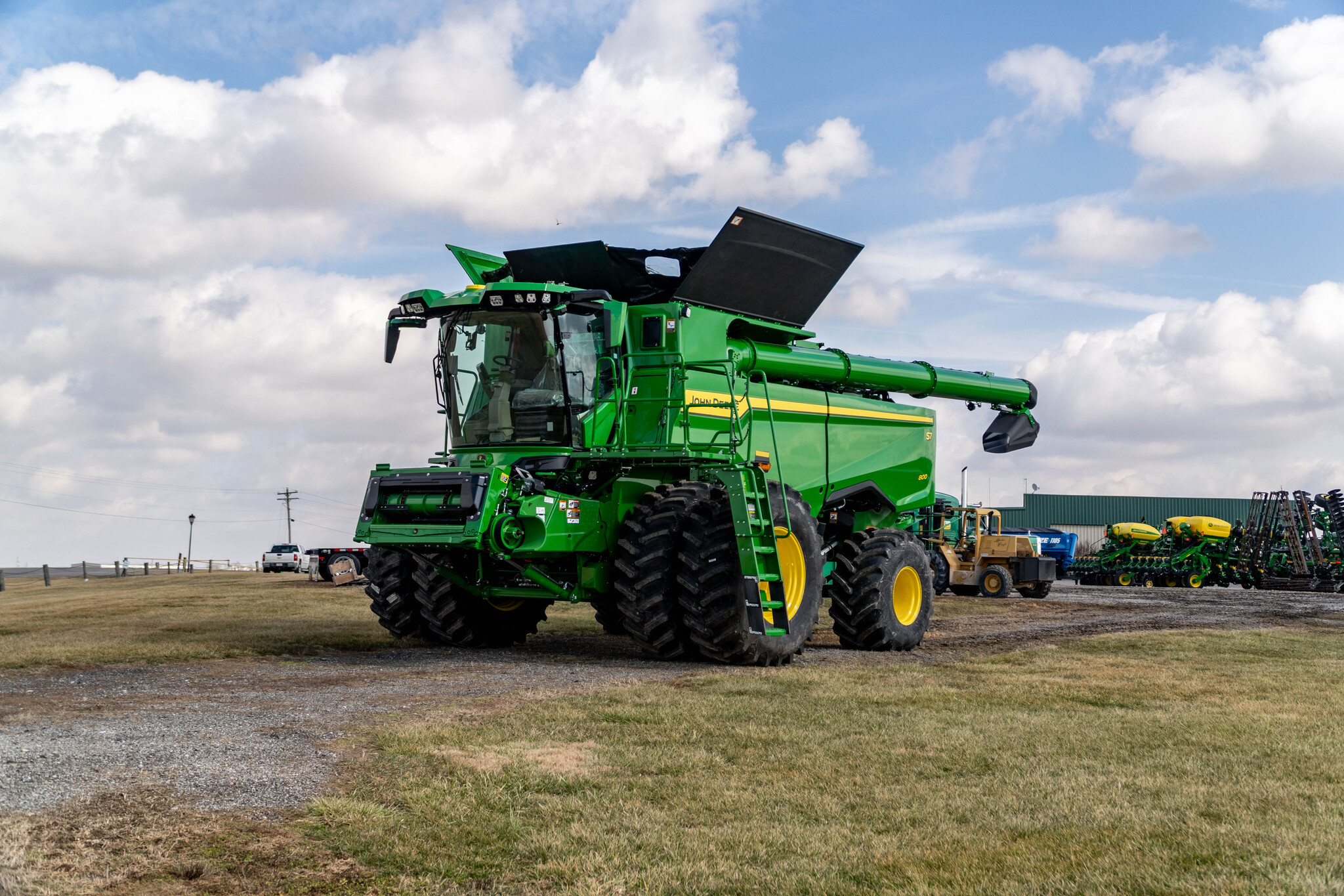 Used 2025 John Deere S7 800 Combines at Koenig Equipment in Greensburg, IN - PhotoXL0