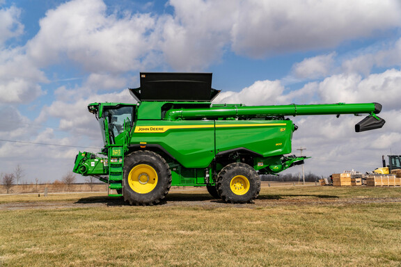 Used 2025 John Deere S7 800 Combines at Koenig Equipment in Greensburg, IN - Photo1